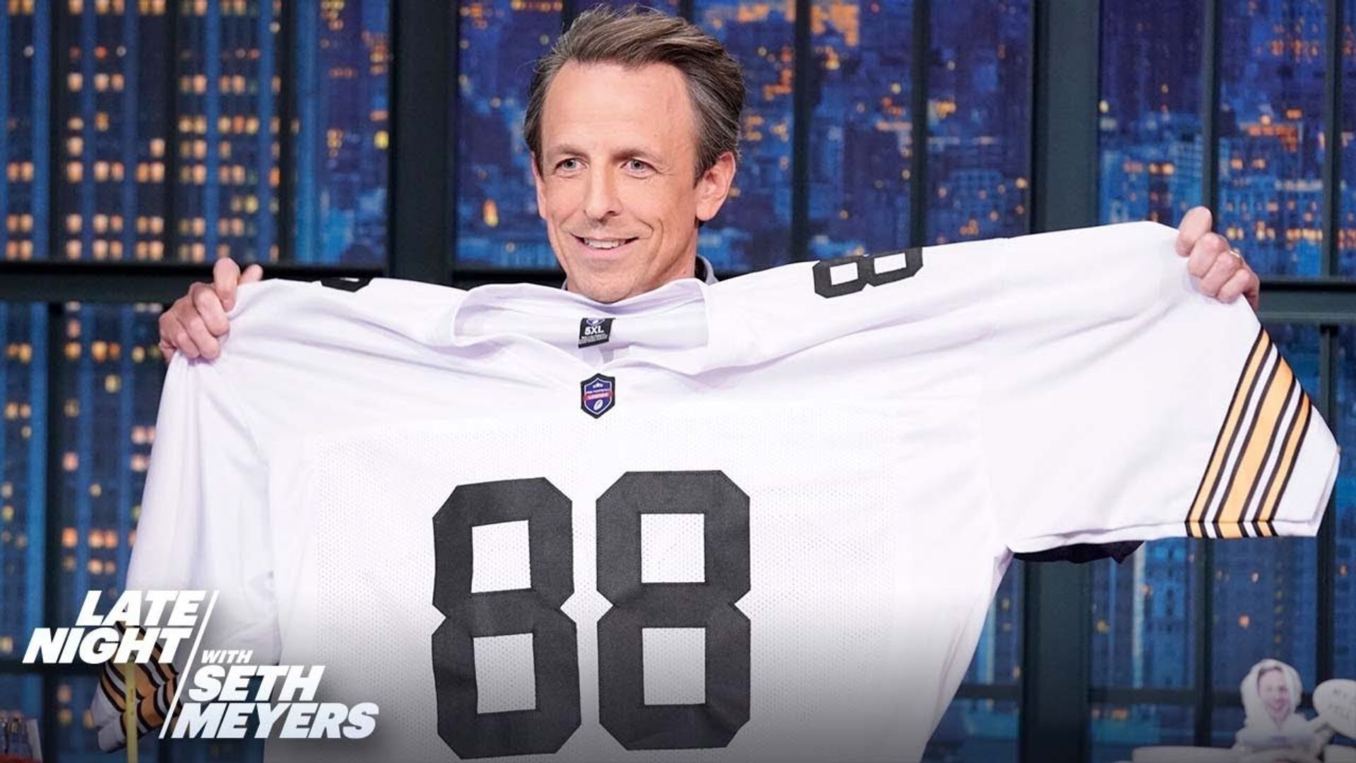 Late Night with Seth Meyers: Corrections" background