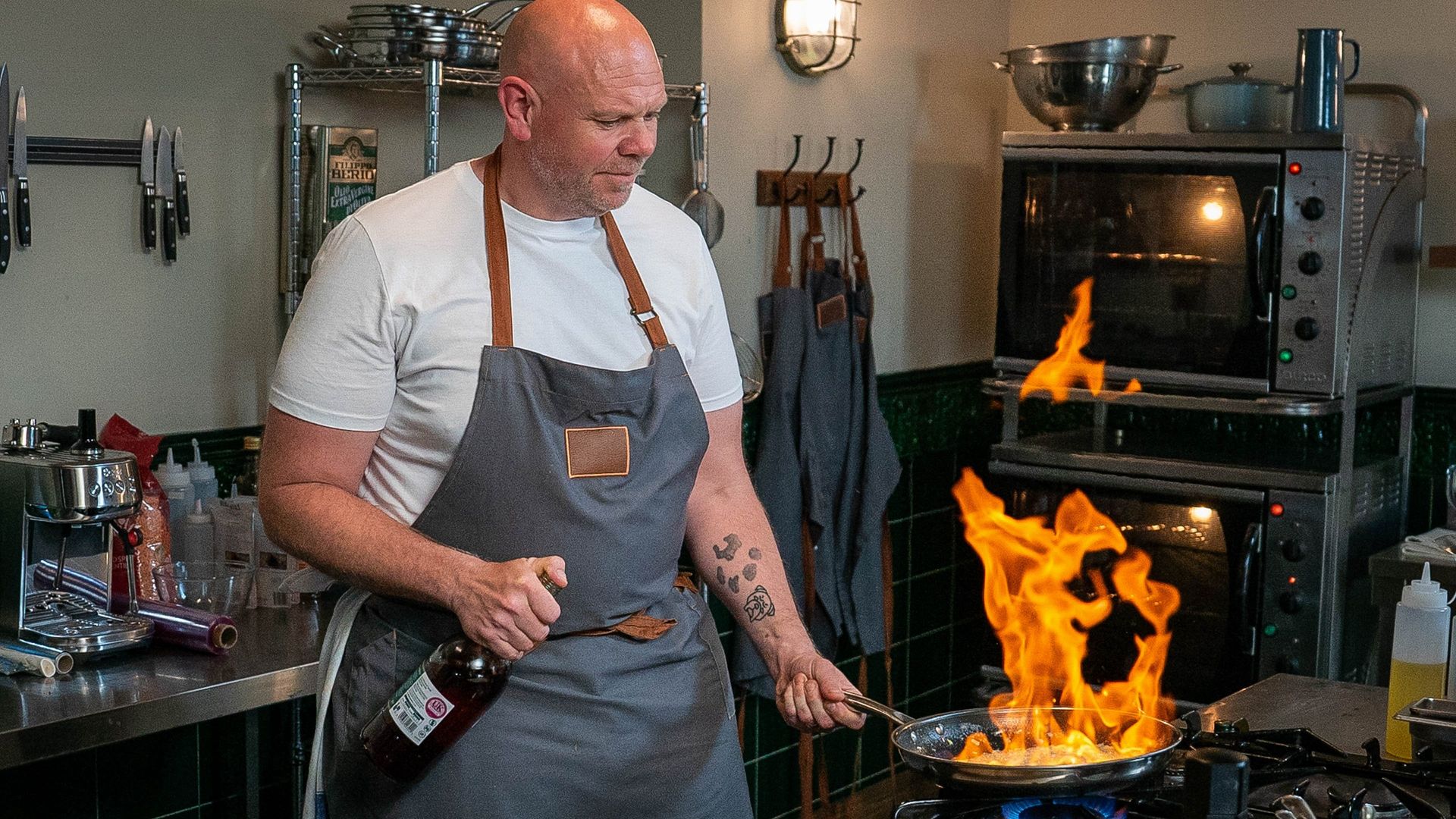 Tom Kerridge: Secrets of the Pub Kitchen background