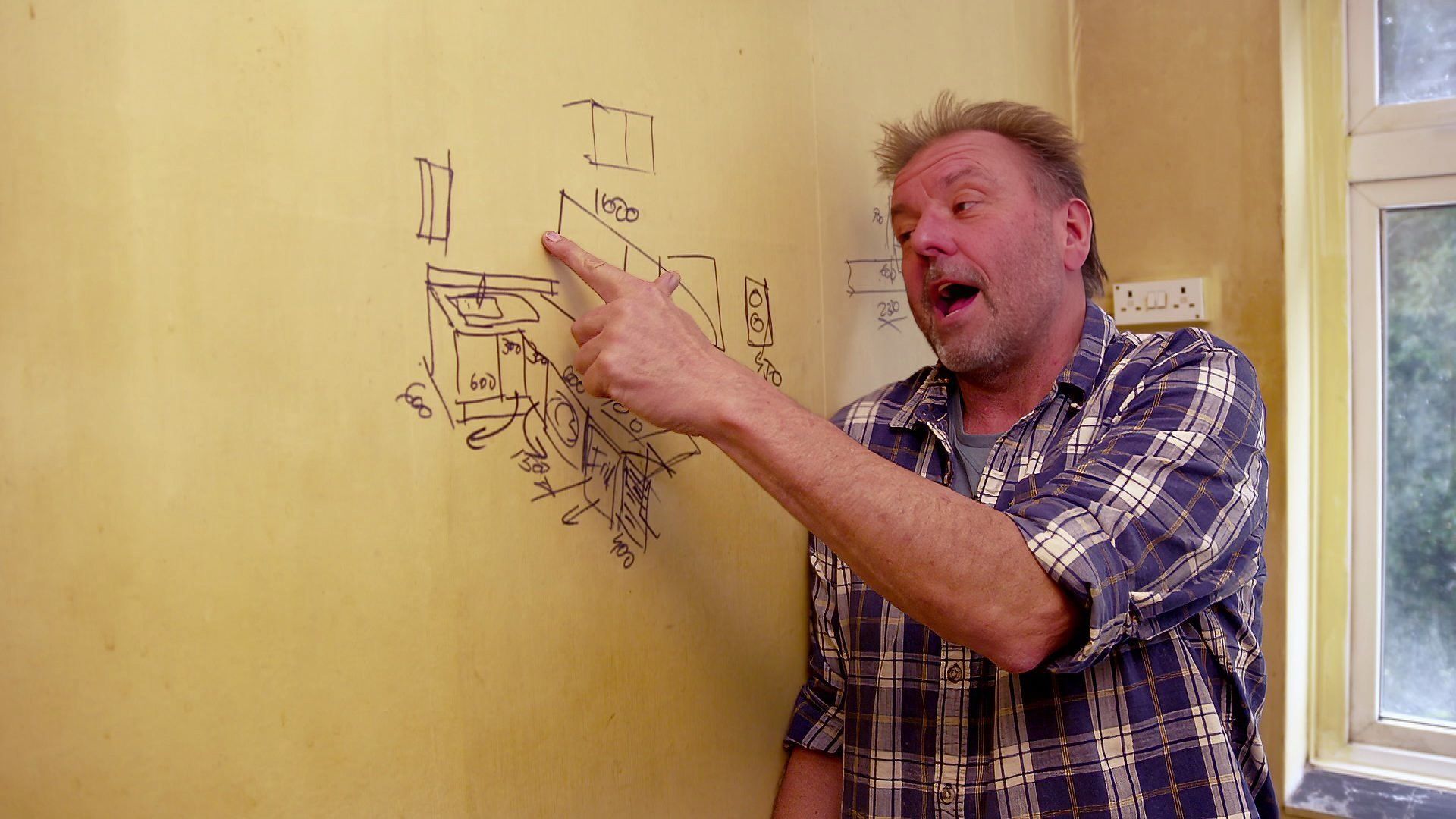Homes Under the Hammer background