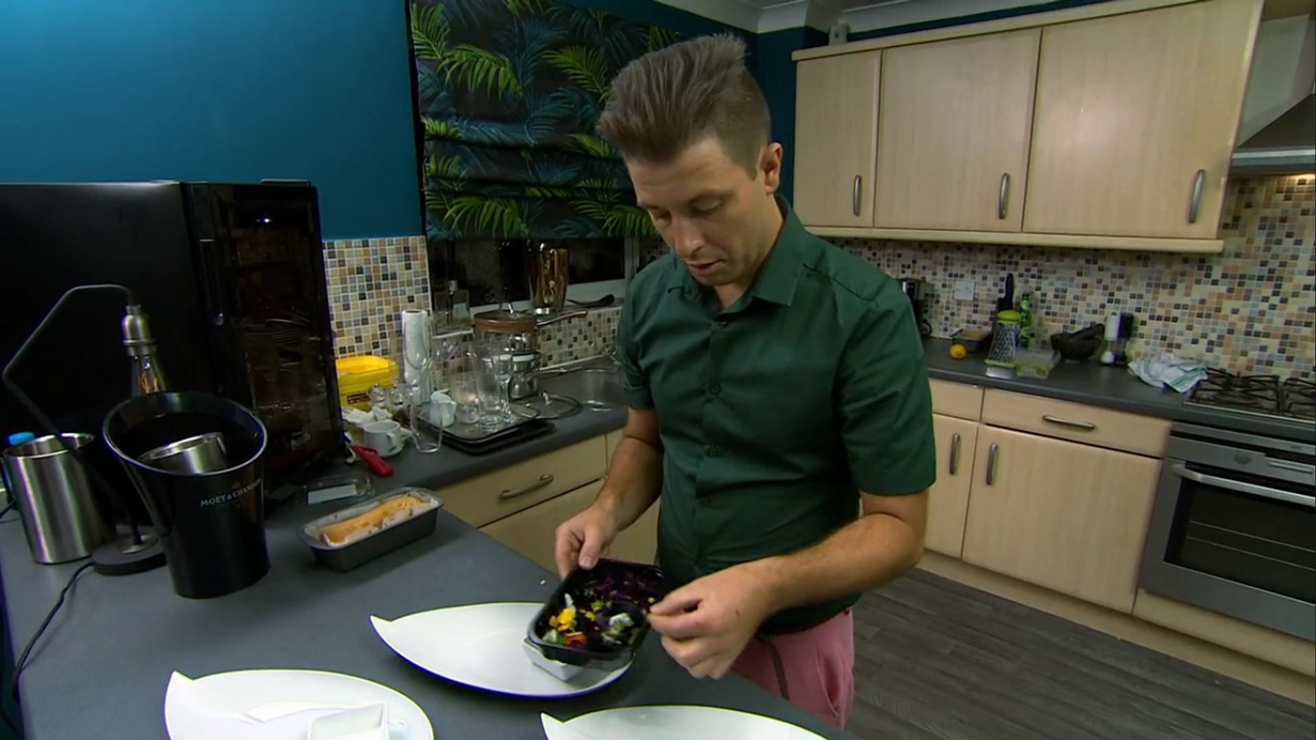 Come Dine with Me Canada background