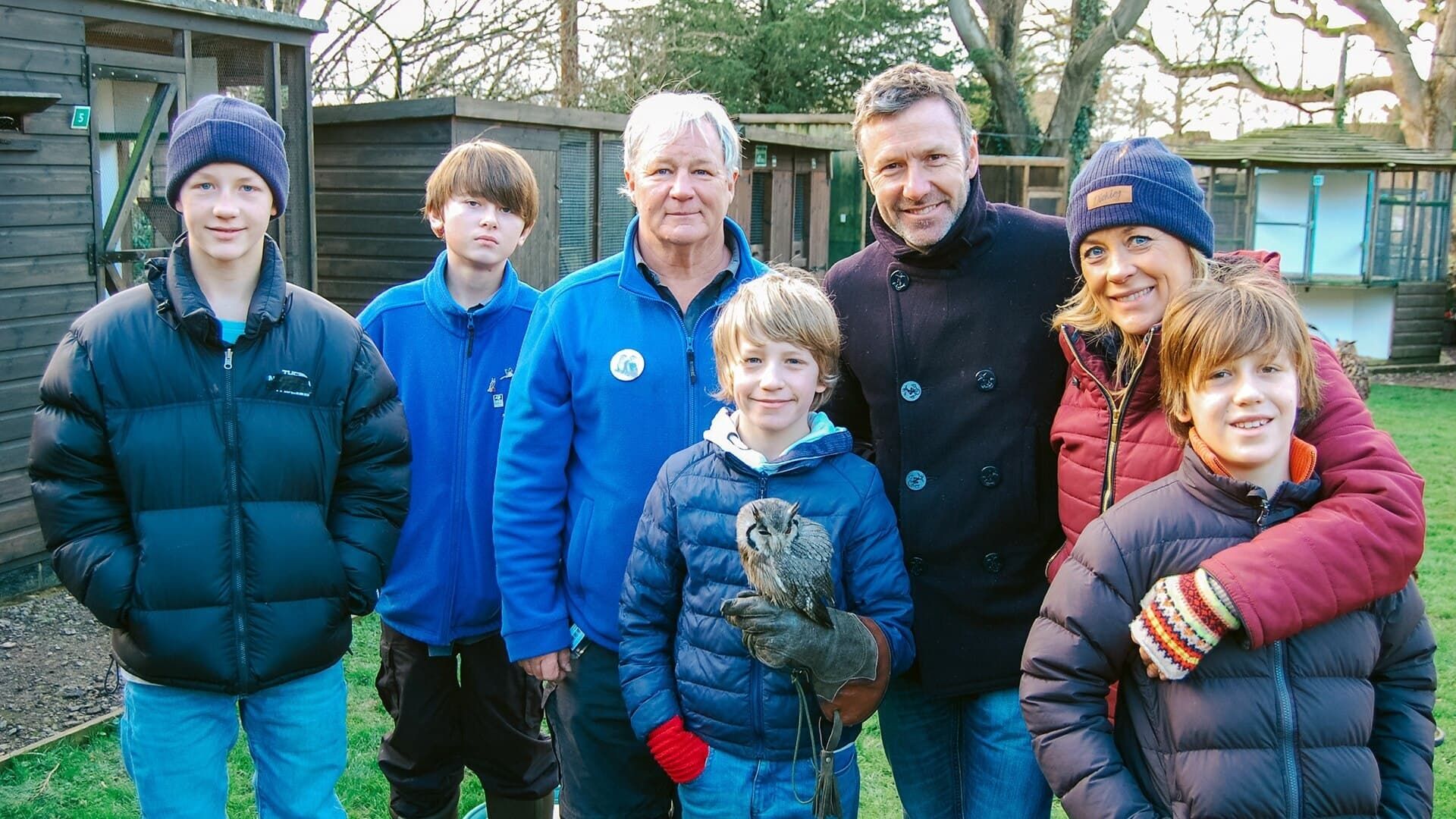 Sarah Beeny's New Life in the Country background