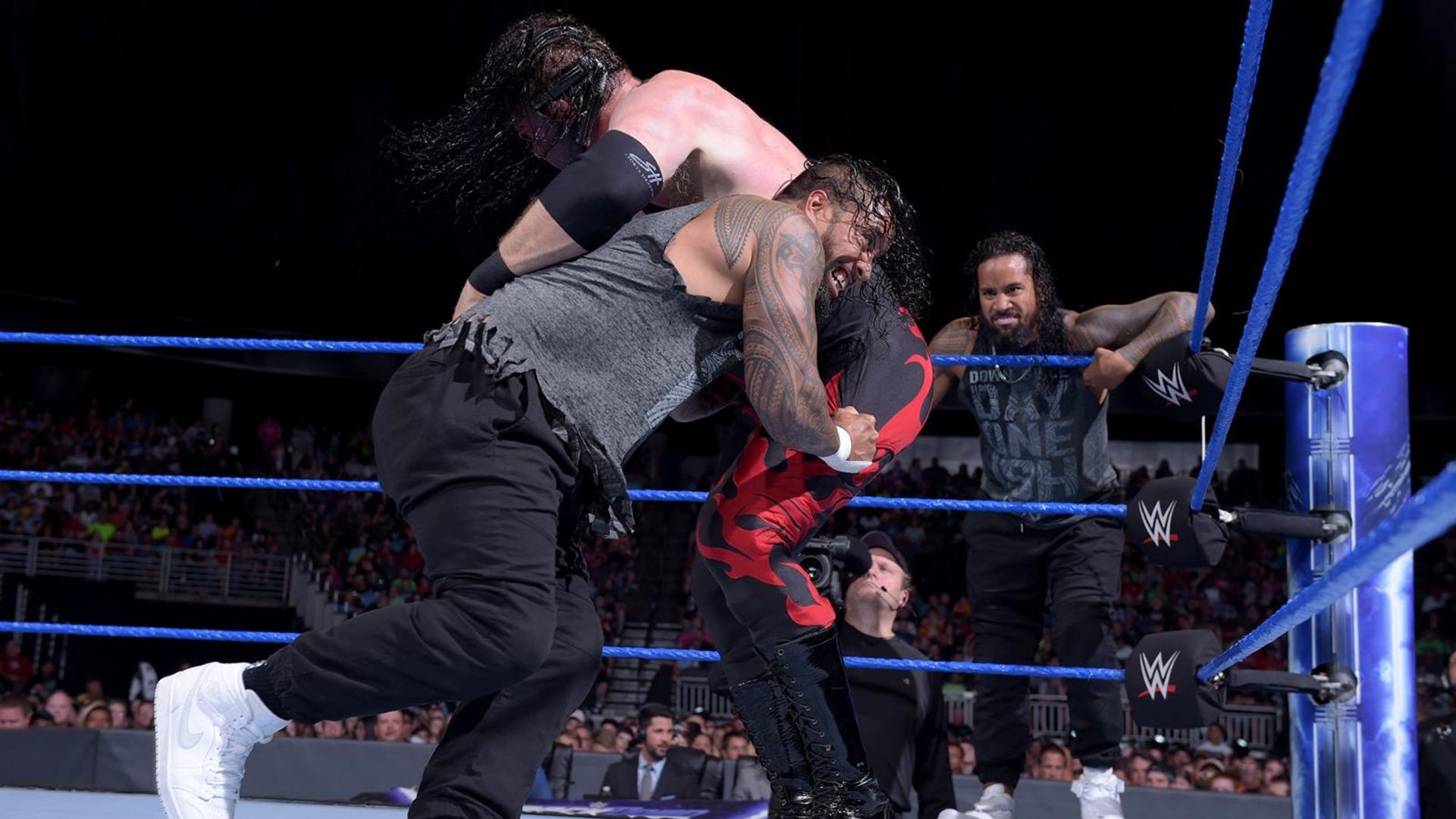World Wrestling Federation Smackdown! background