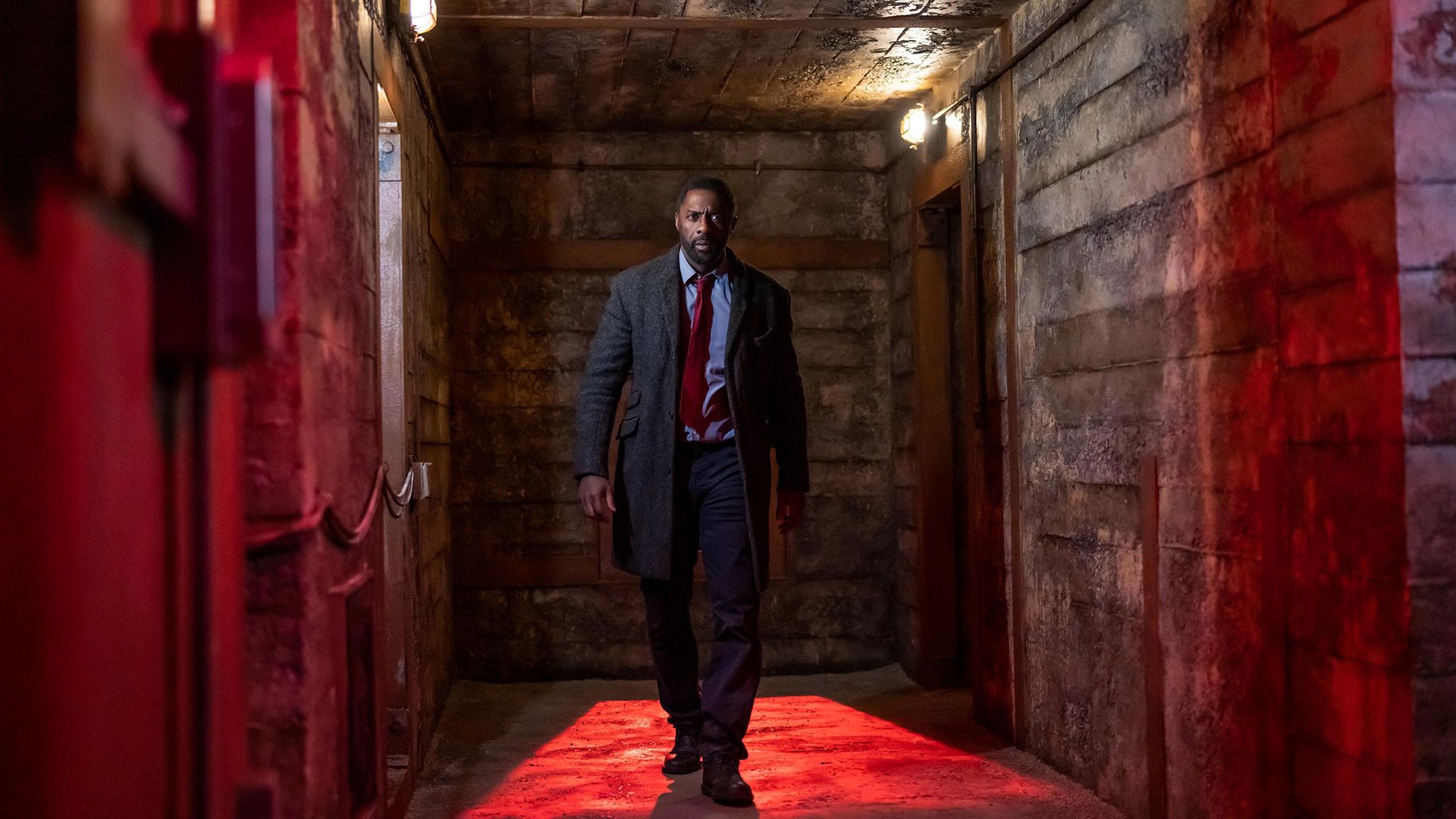 Luther: The Fallen Sun background