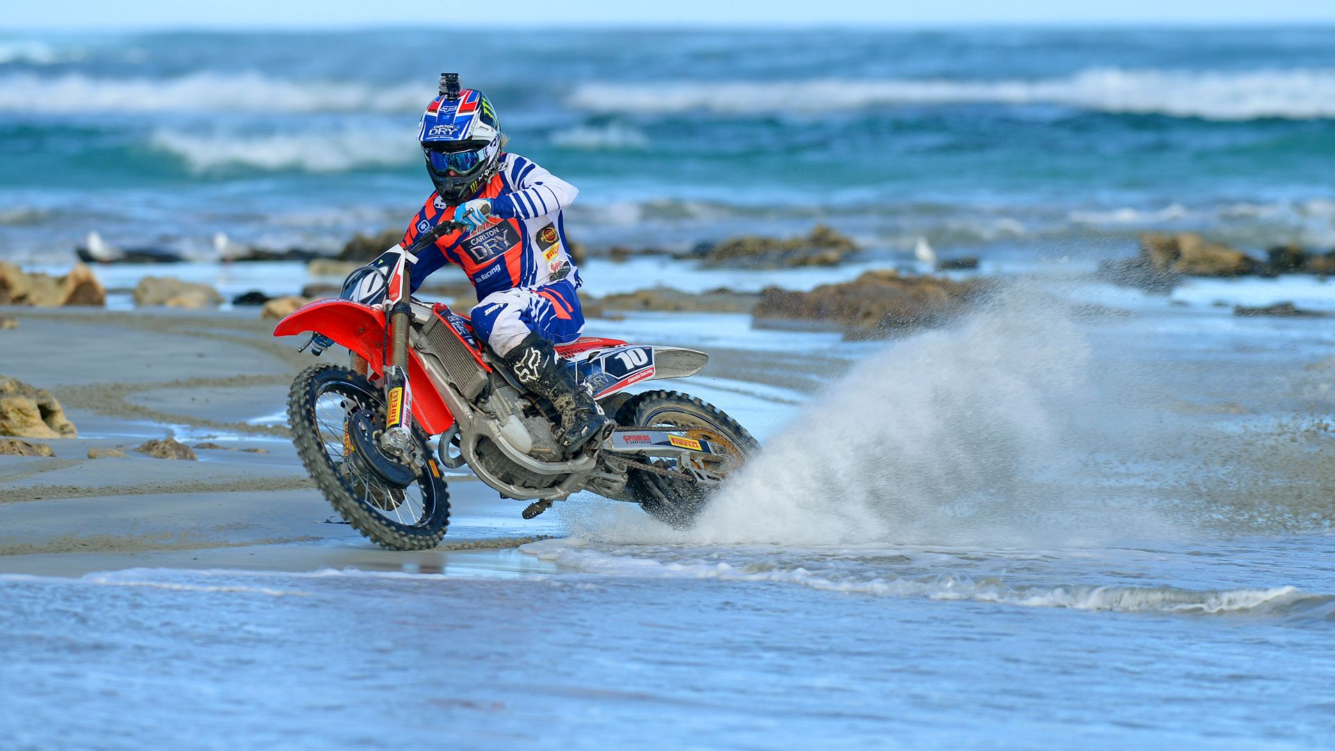 Moto 5: The Movie background