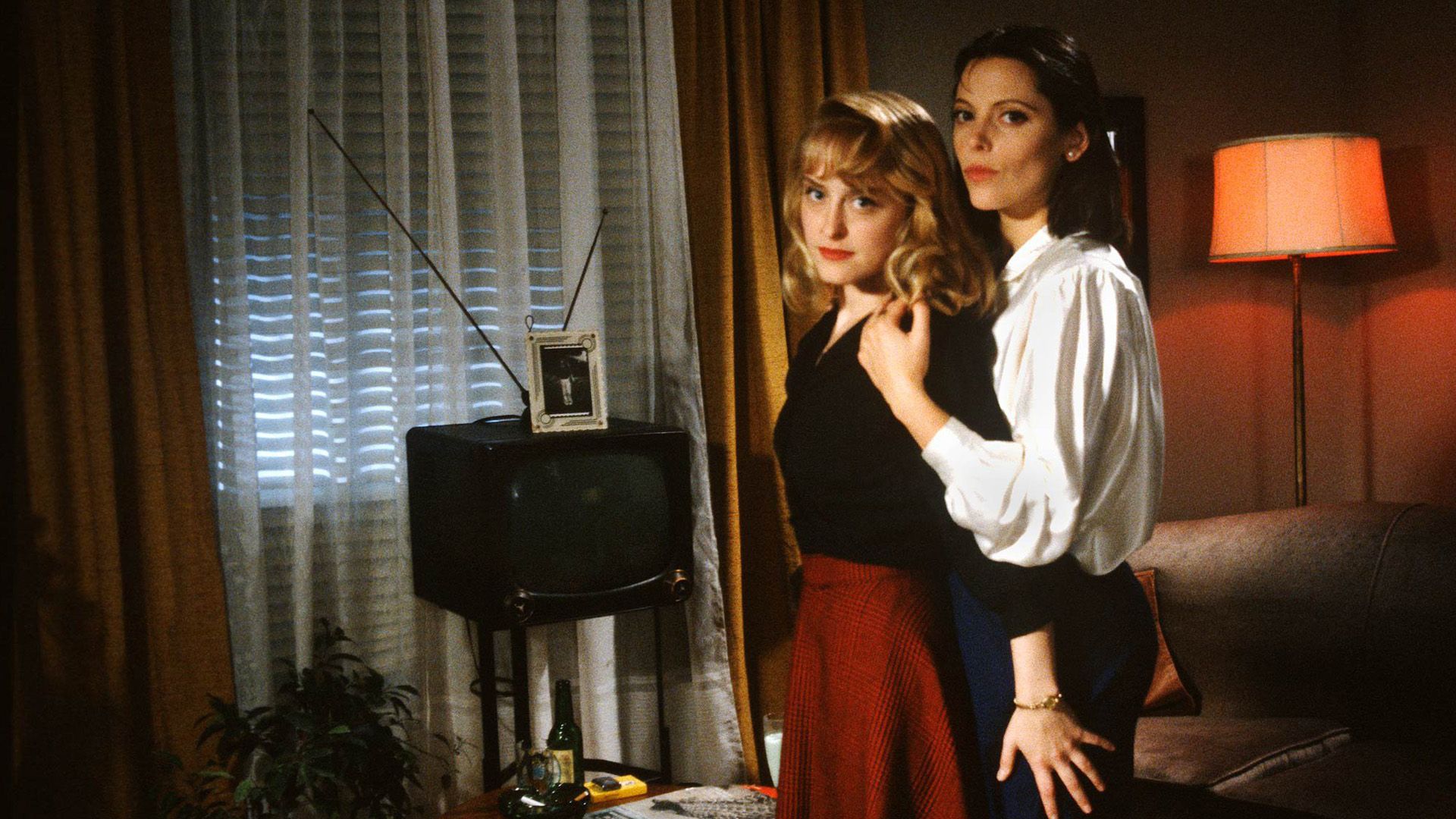 Forbidden Love: The Unashamed Stories of Lesbian Lives background