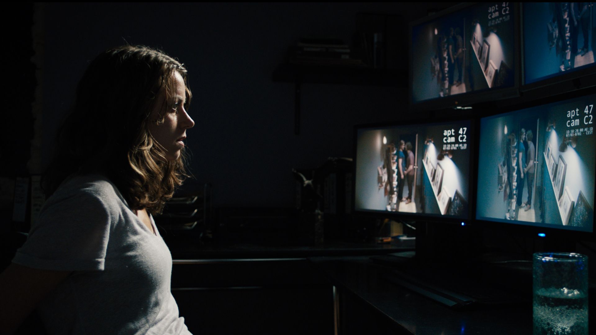 Lockdown: Tödliches Erwachen background