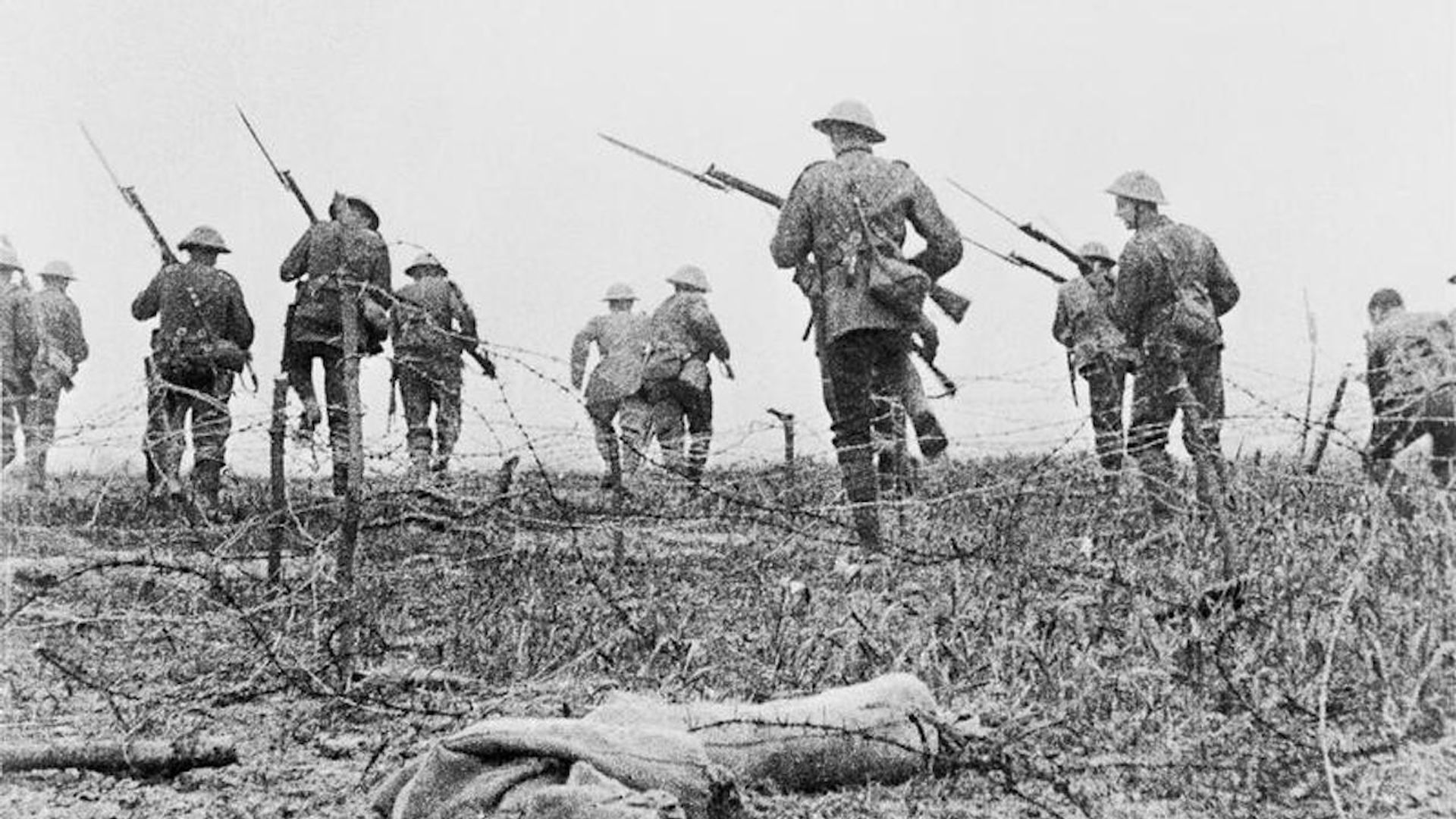 Kitchener's Great Army in the Battle of the Somme background