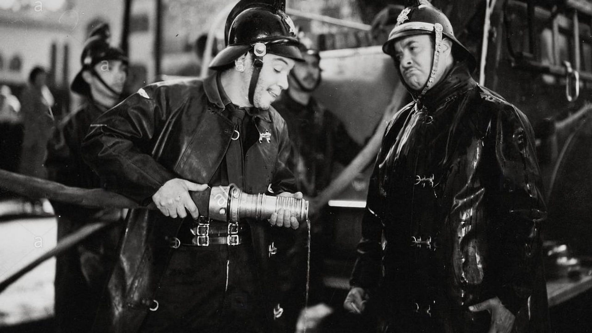 El bombero atómico background