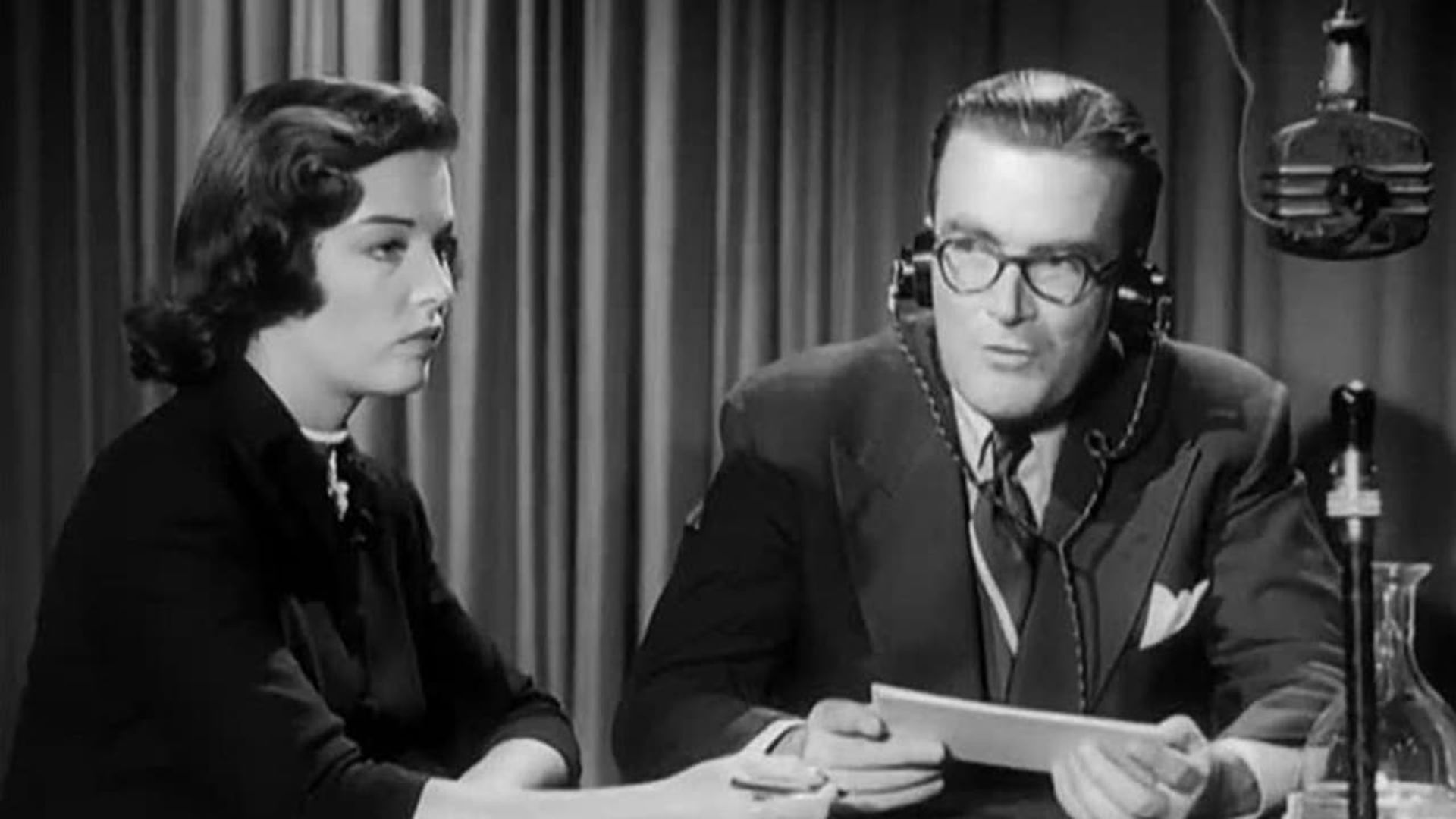 The 20 Questions Murder Mystery background
