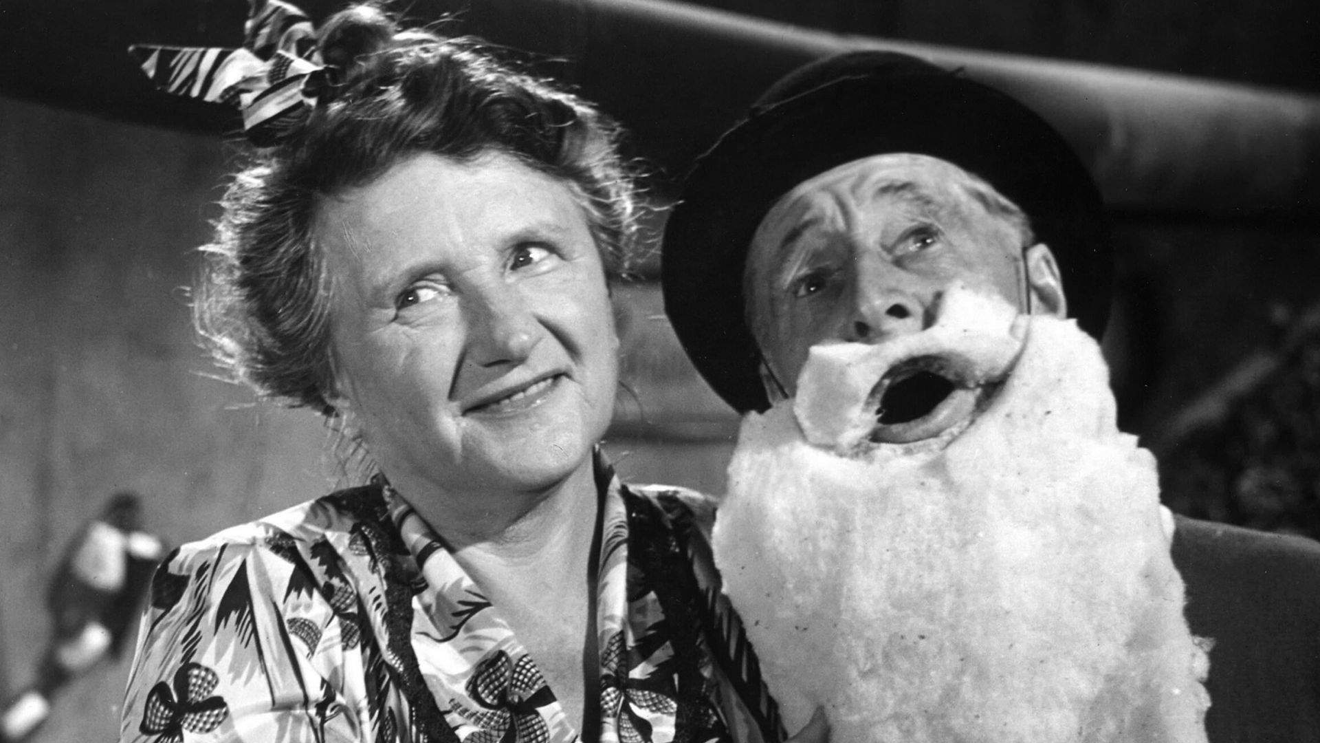 Ma and Pa Kettle at Home background