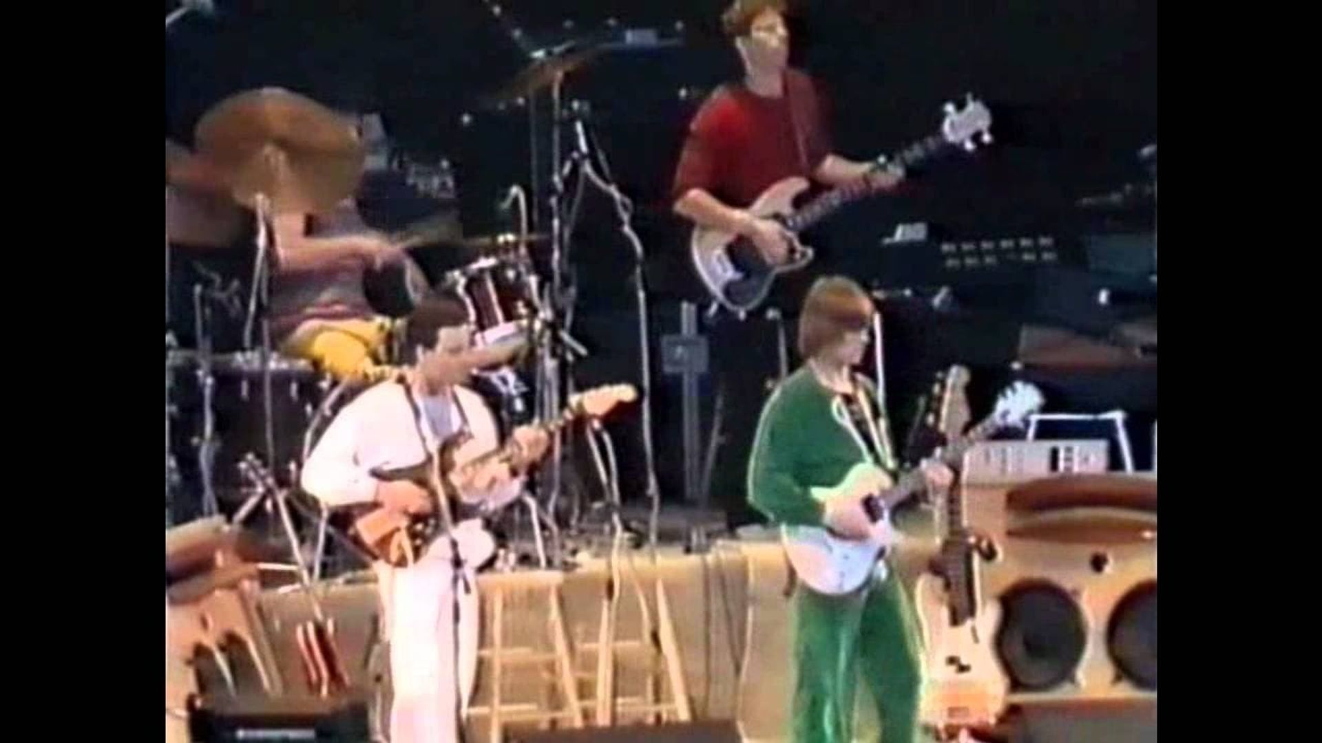 The Essential Mike Oldfield background