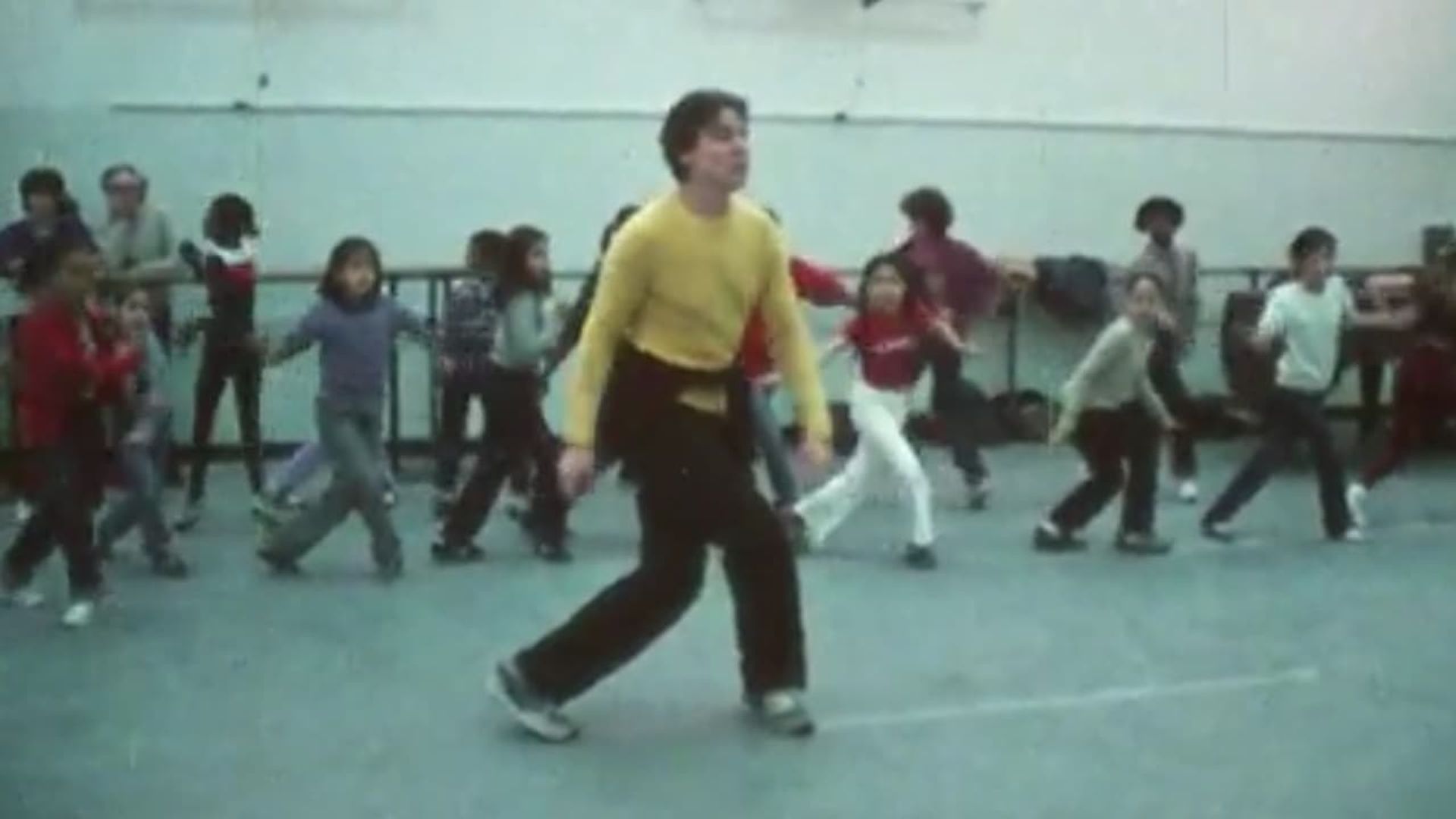 He Makes Me Feel Like Dancin' background