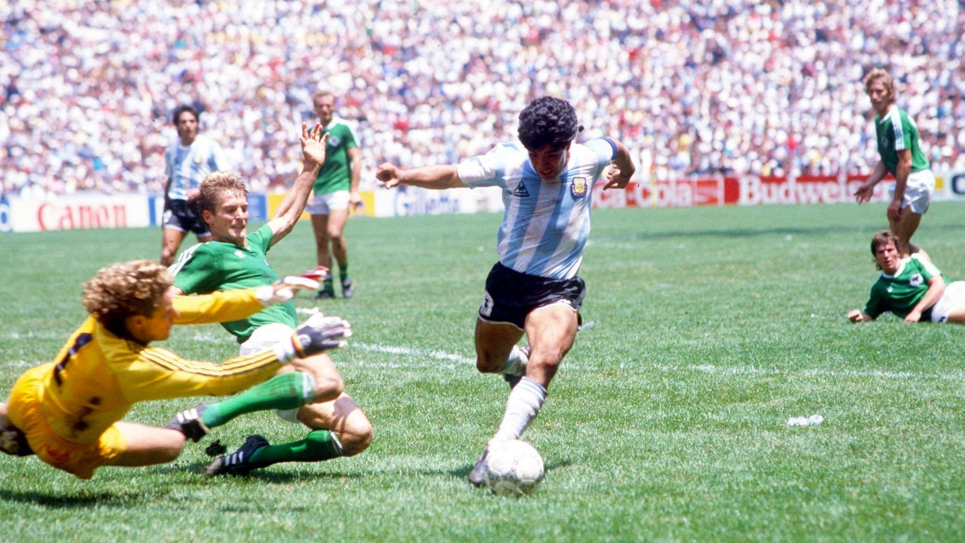 Hero: The Official Film of the 1986 FIFA World Cup background