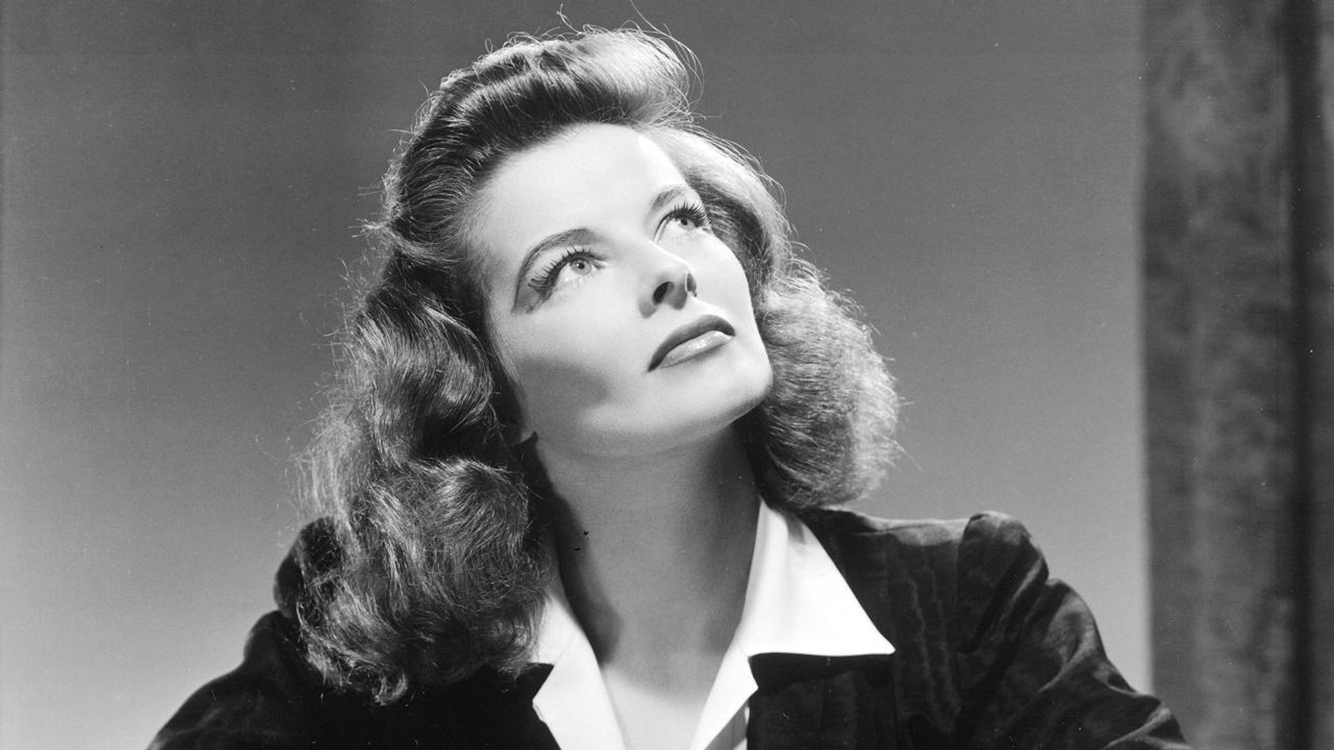 Katharine Hepburn: All About Me background