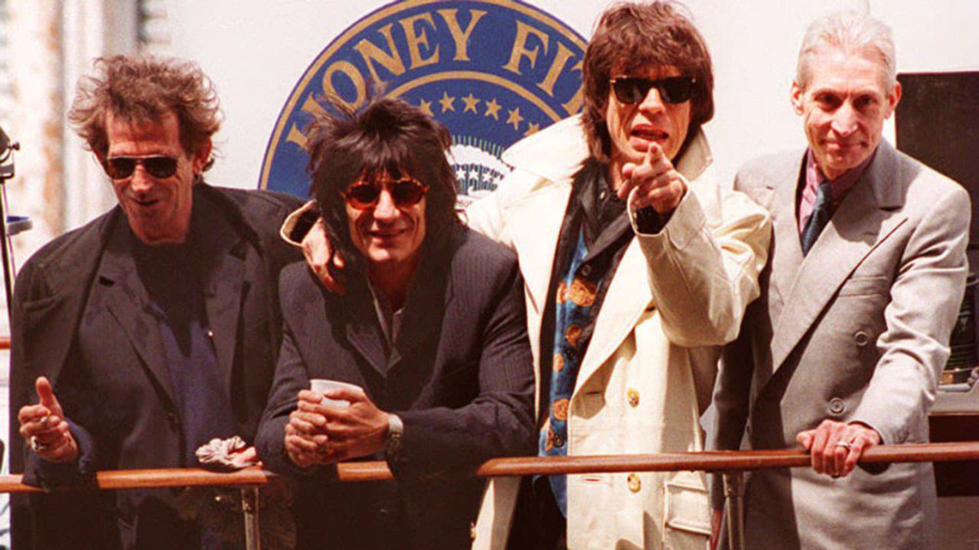 Rolling Stones: Voodoo Lounge background
