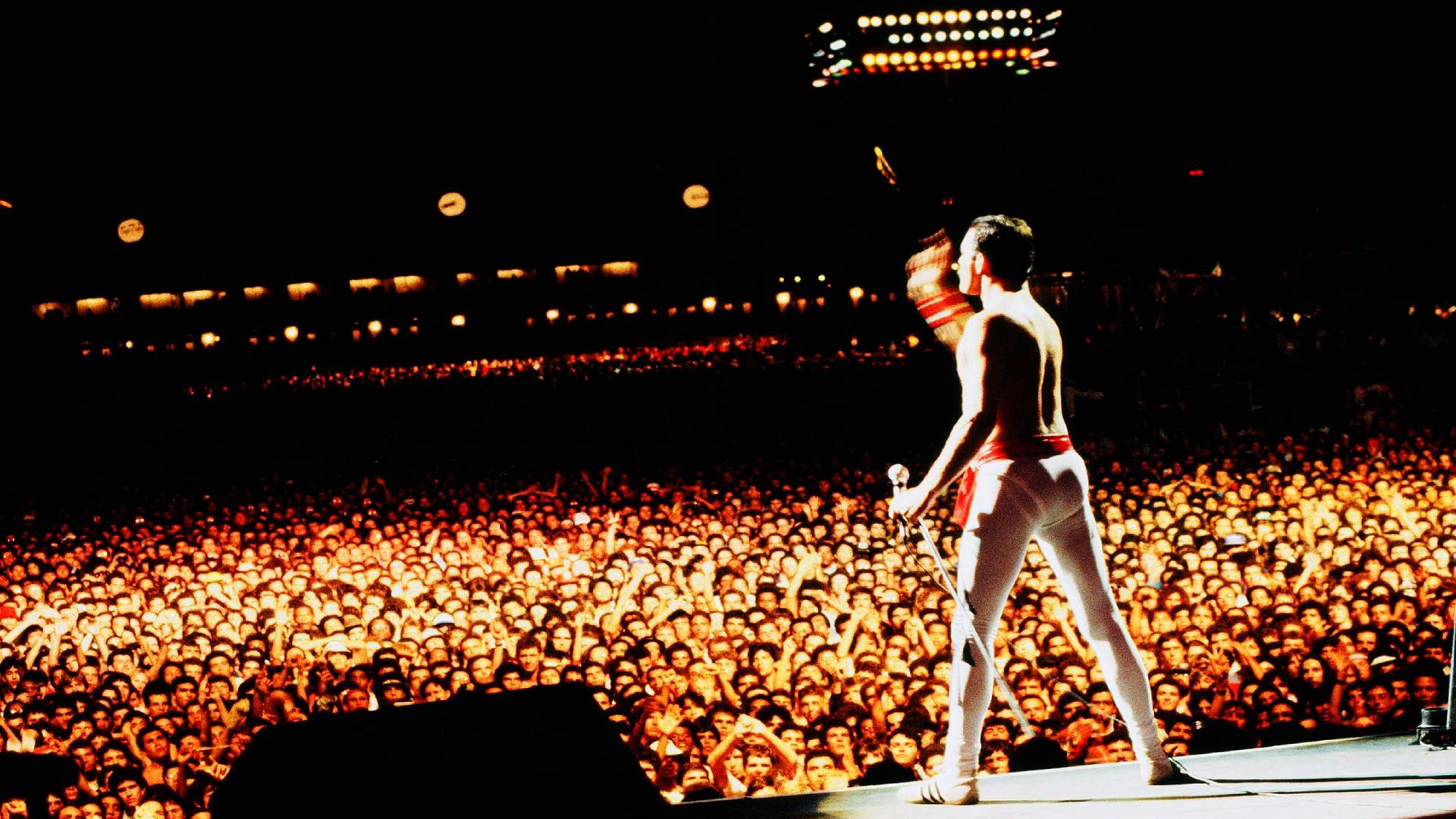 Queen Live in Rio background
