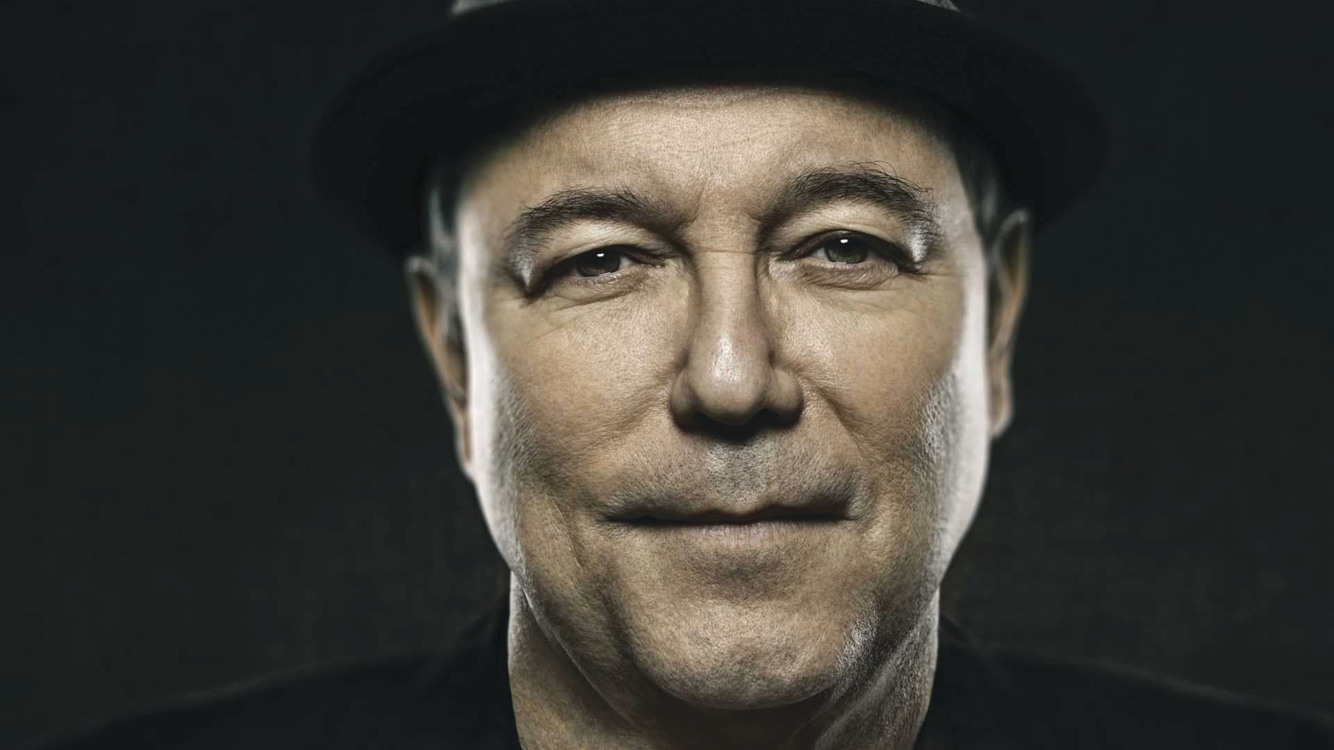 The Return of Ruben Blades background