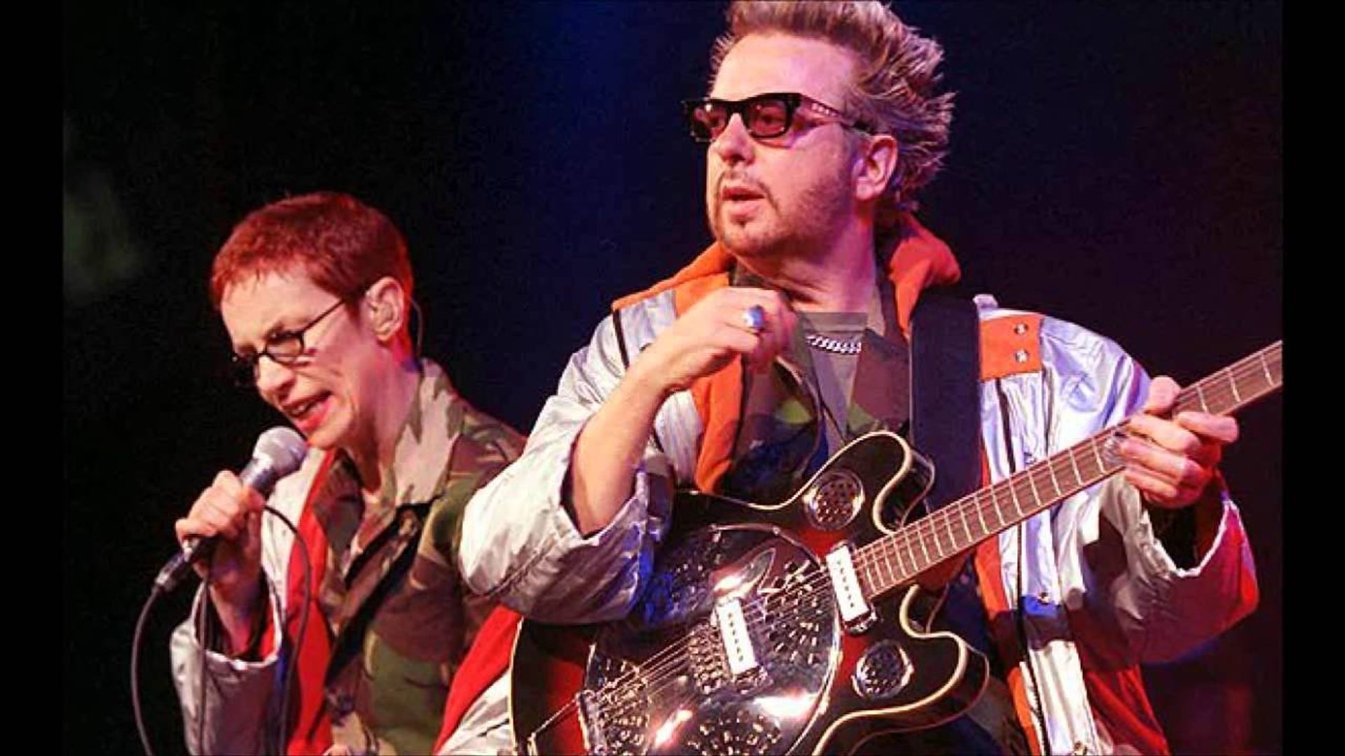 Eurythmics: Peacetour background