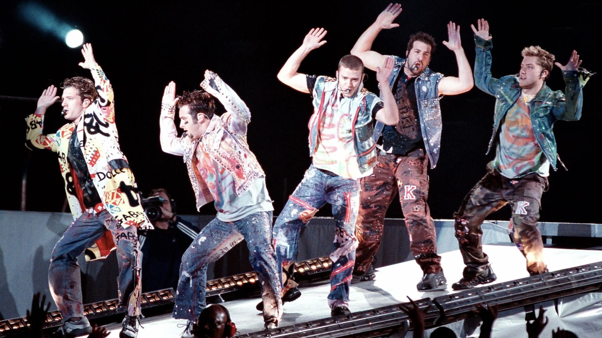 'N Sync: PopOdyssey Live background