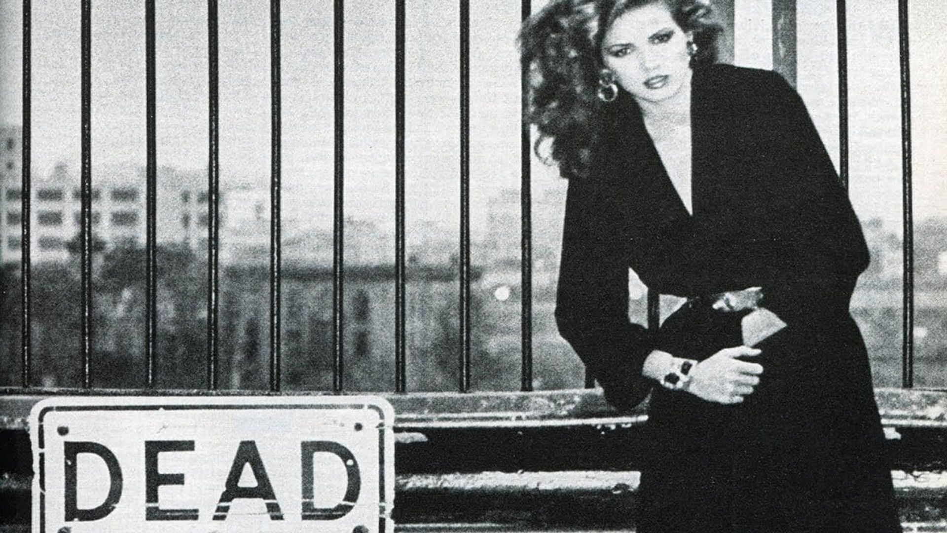 The Self-Destruction of Gia background
