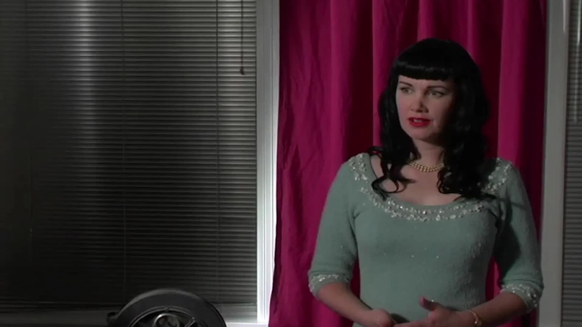 Bettie Page: Dark Angel background