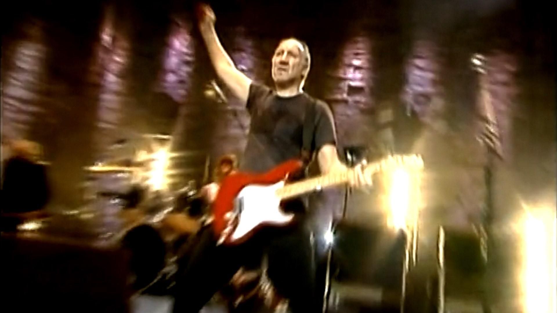 The Who: Live in Boston background