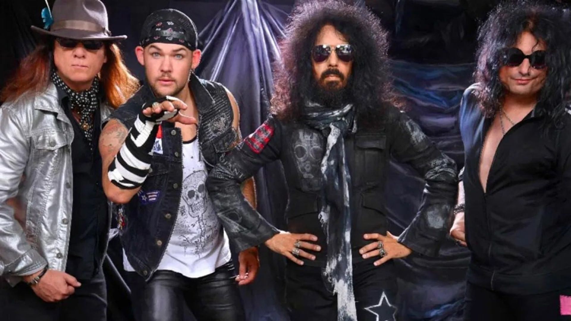 Quiet Riot Live in the 21st Century background