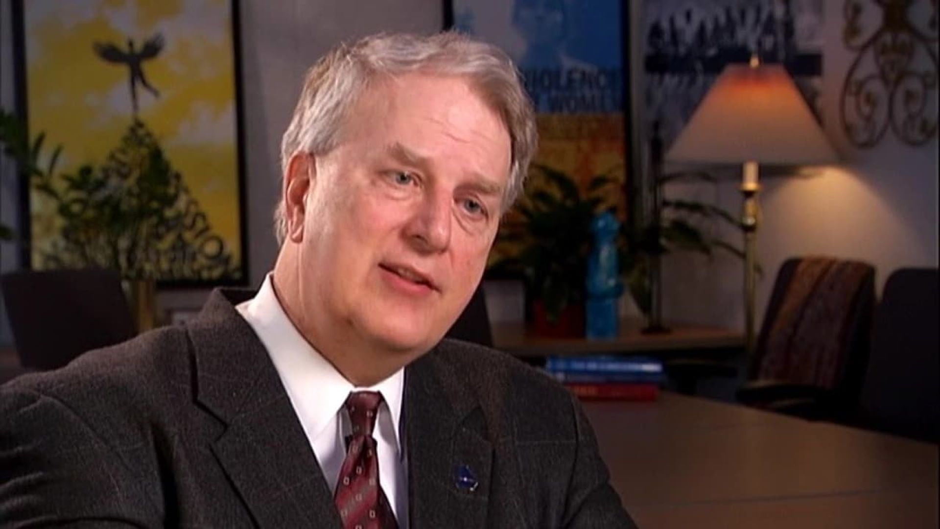 In Debt We Trust: America Before the Bubble Bursts background