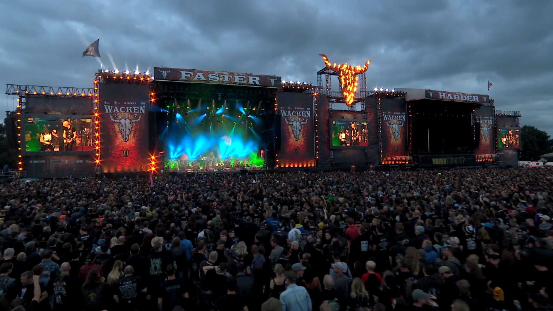 Accept: Symphonic Terror - Live at Wacken 2017 background