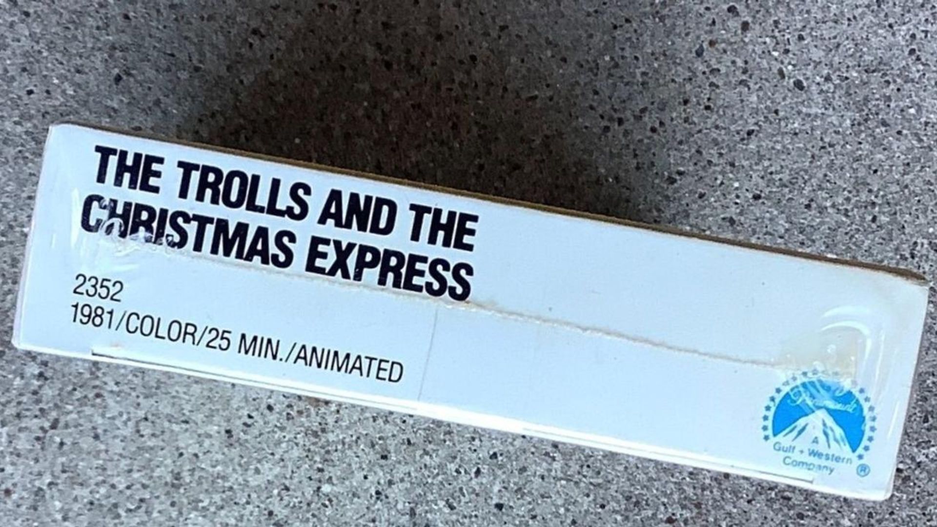 The Trolls and the Christmas Express background