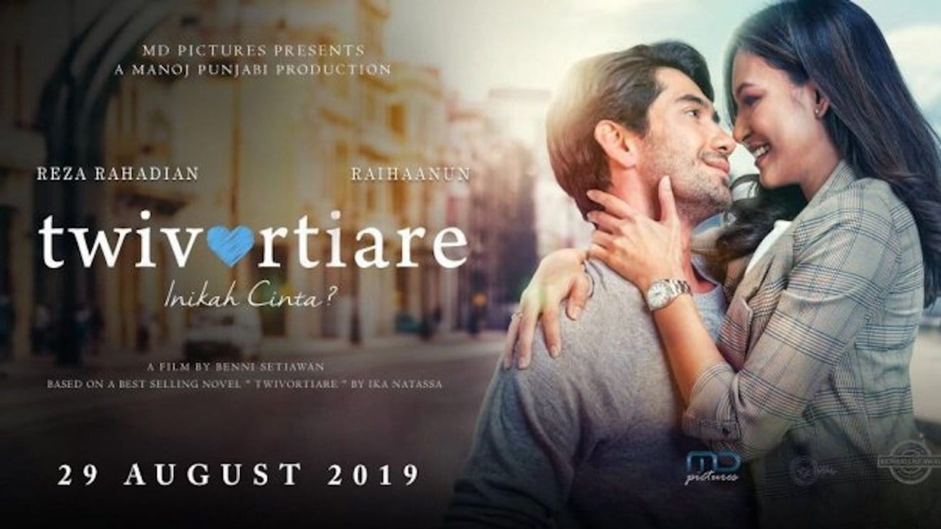 Twivortiare background