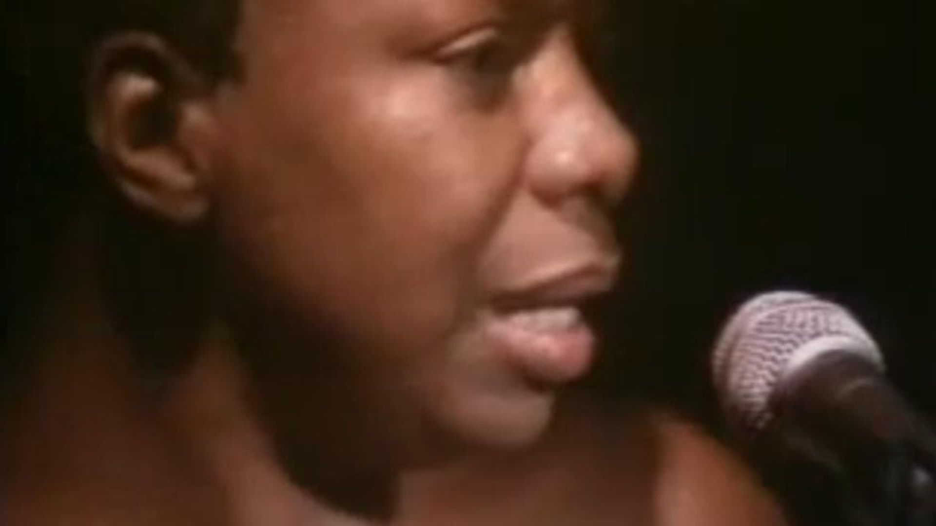 Nina Simone: Live at Ronnie Scott's background