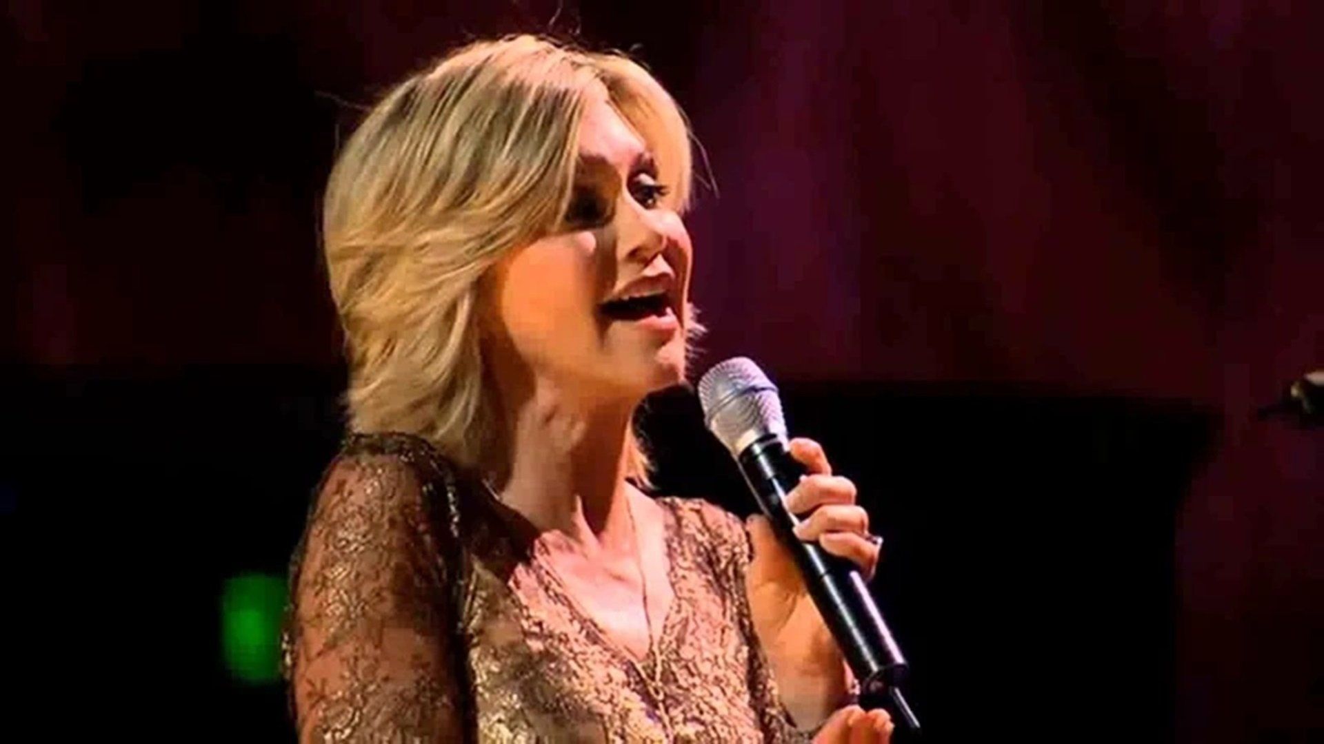 Olivia Newton-John and the Sydney Symphony Orchestra: Live at the Sydney Opera House background