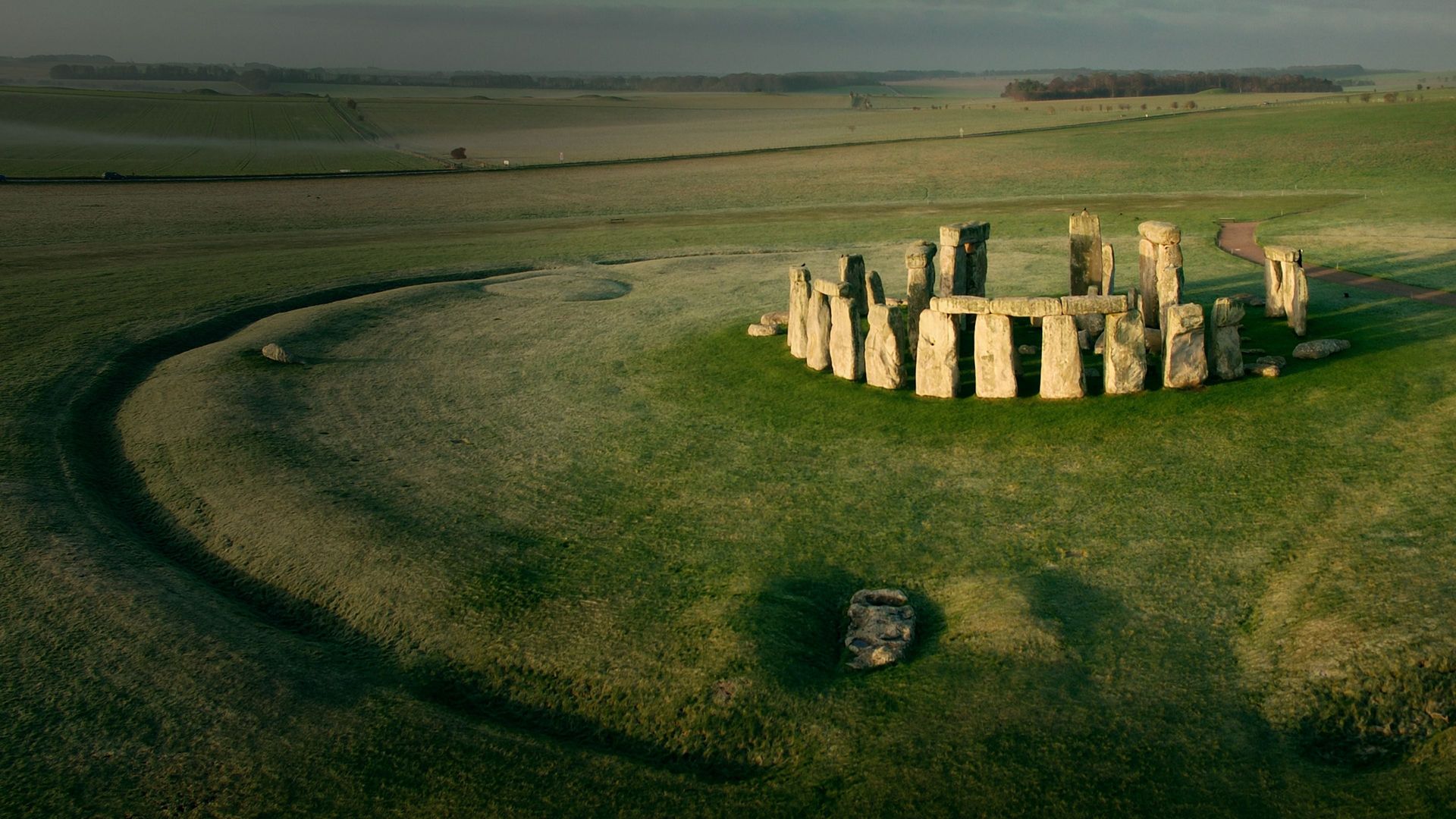 Stonehenge: Decoded background
