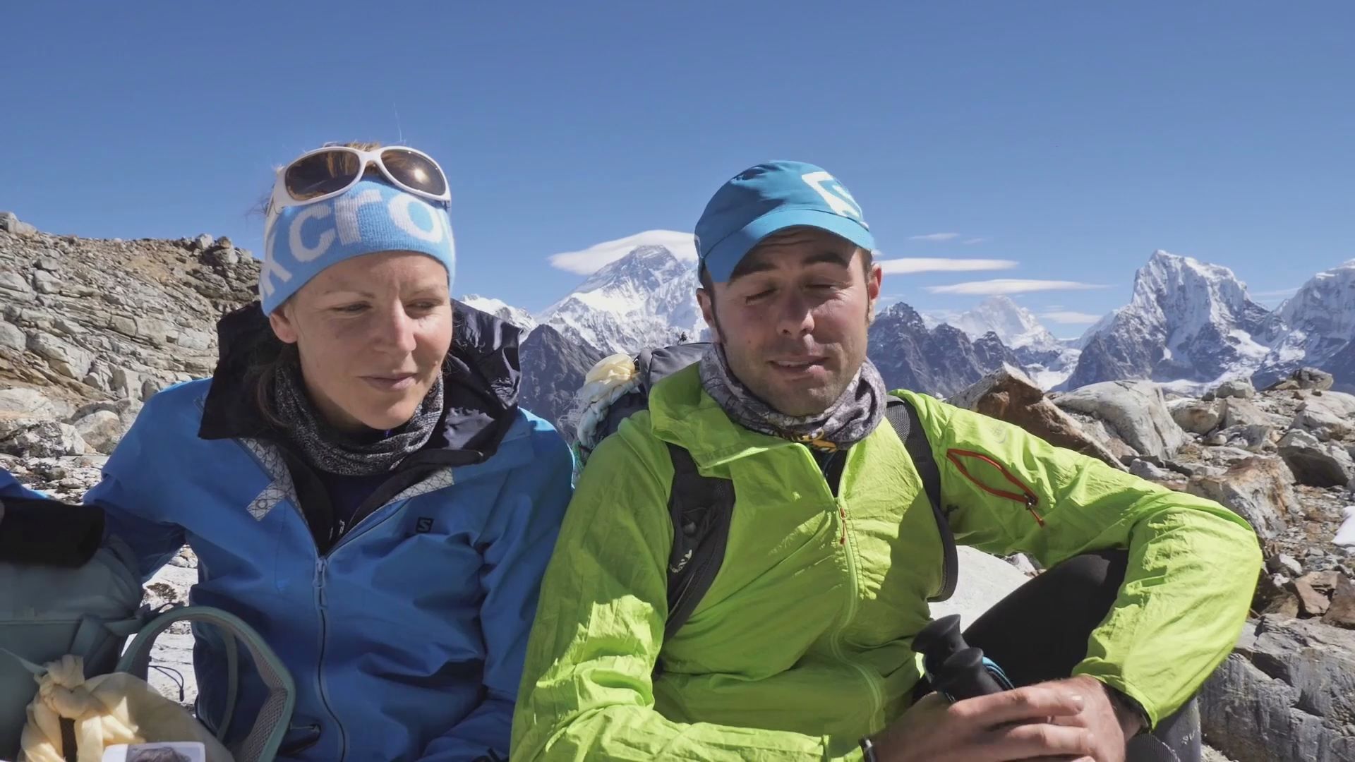 300 km vers l'Everest background