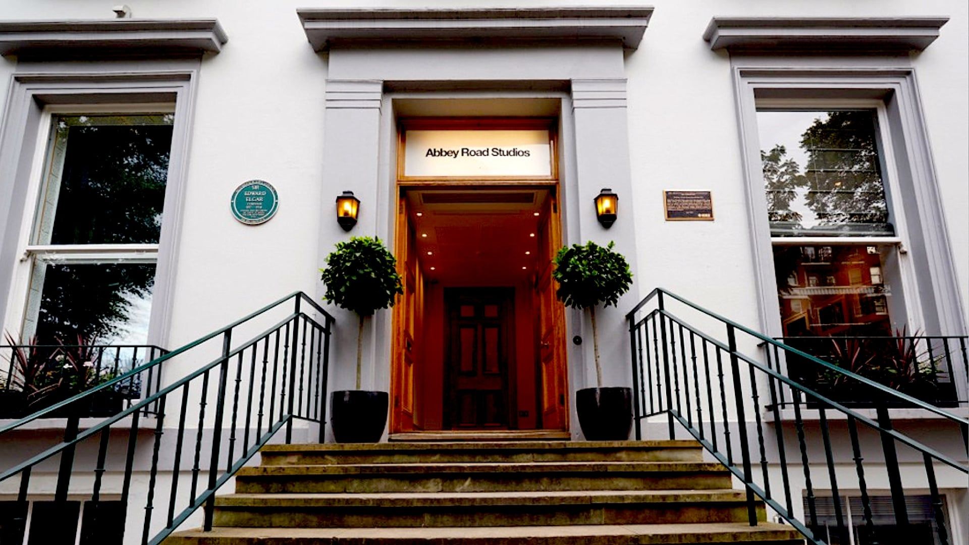 The Abbey Road Story background
