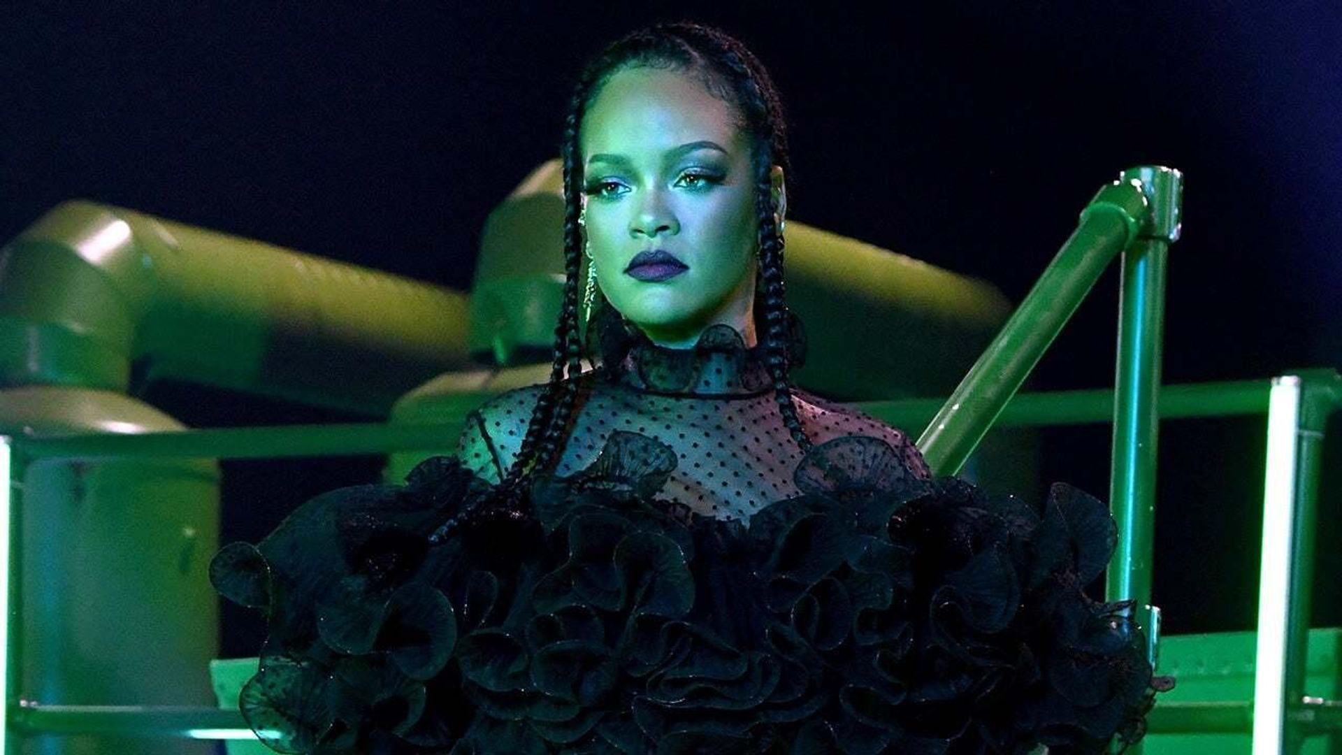 Savage X Fenty Show Vol. 2 background