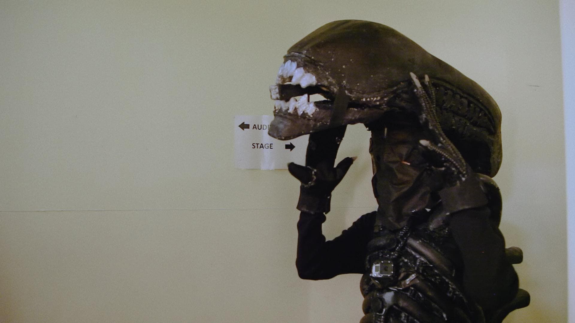 Alien on Stage background