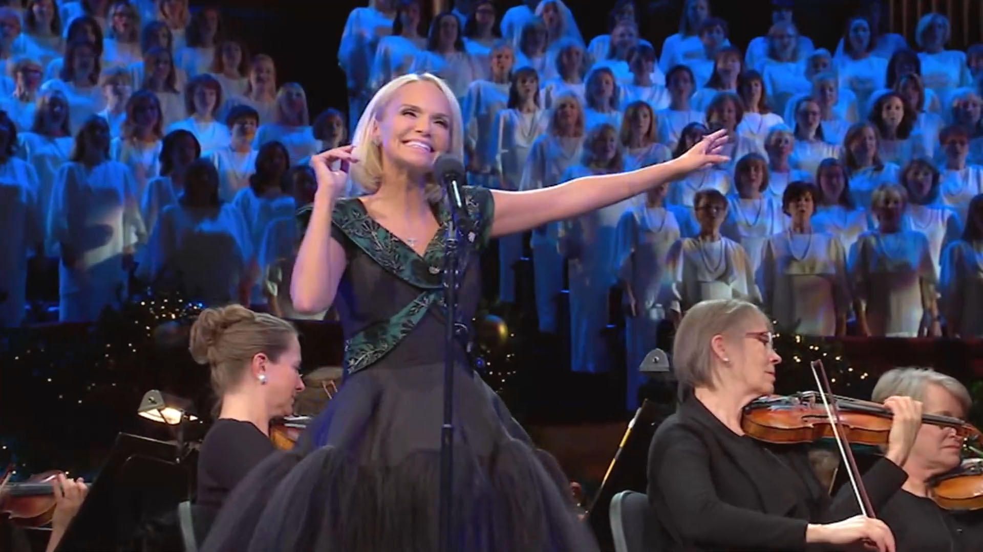 The Tabernacle Choir at Temple Square: Angels Among Us background