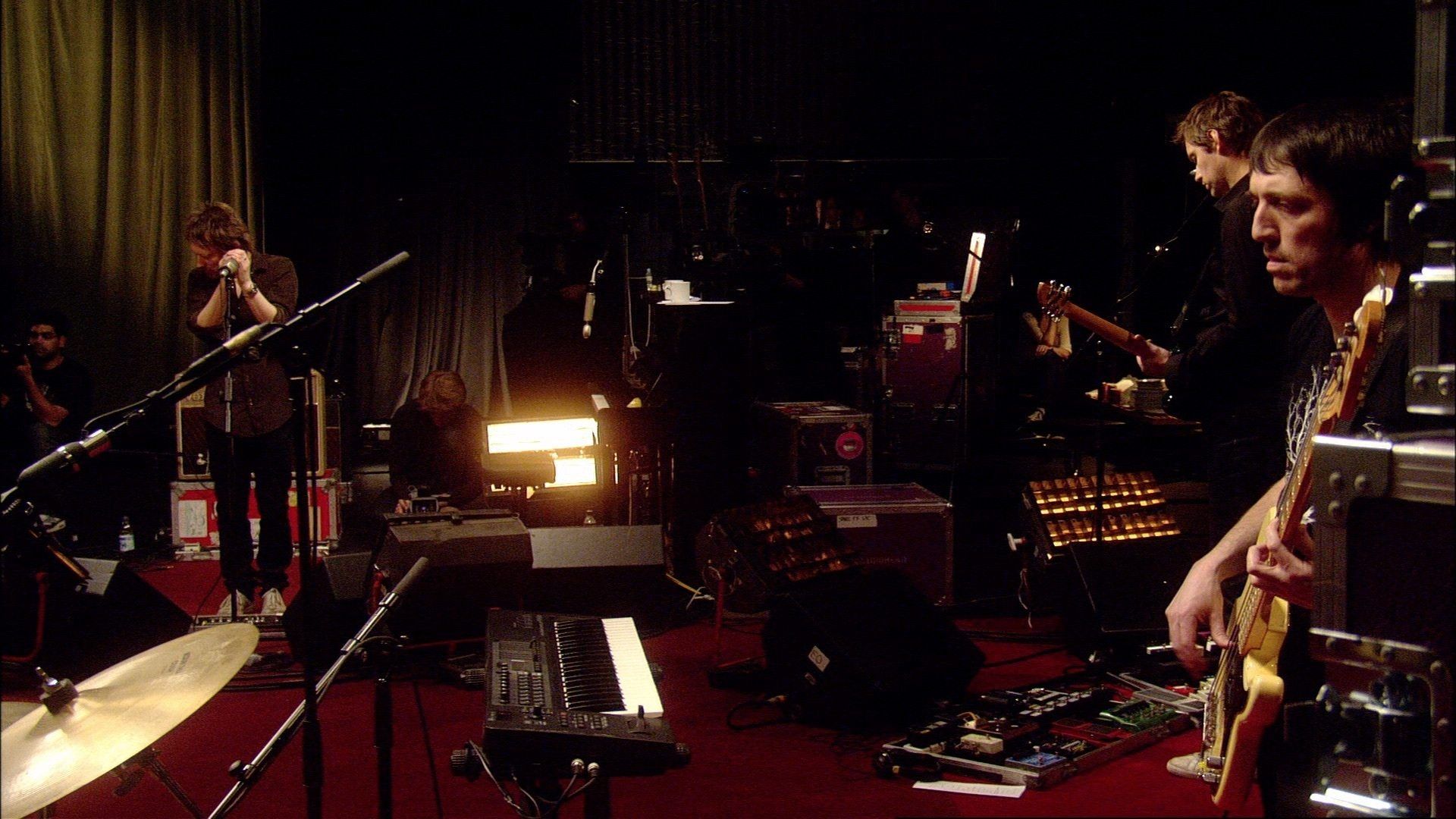 Radiohead: In Rainbows - From the Basement background