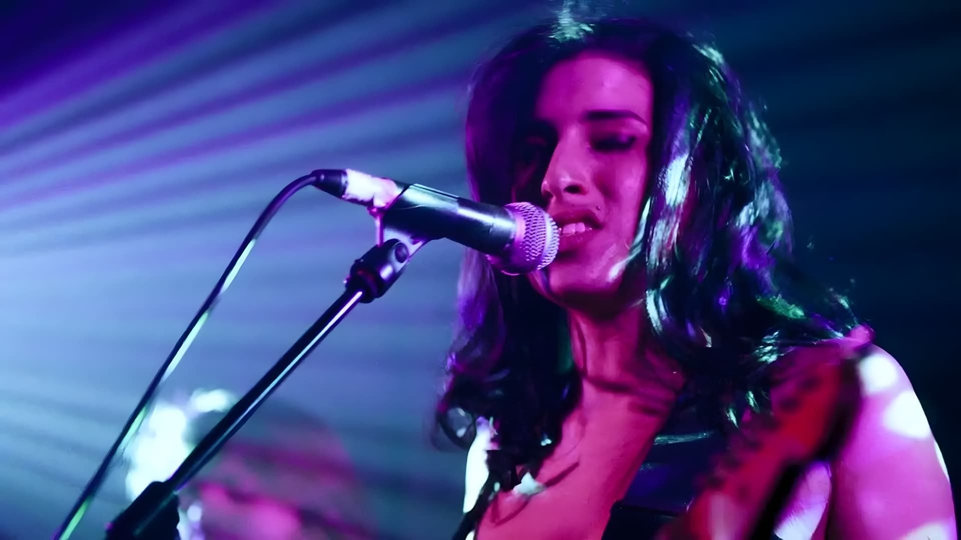 Amy Winehouse: The Price of Fame background