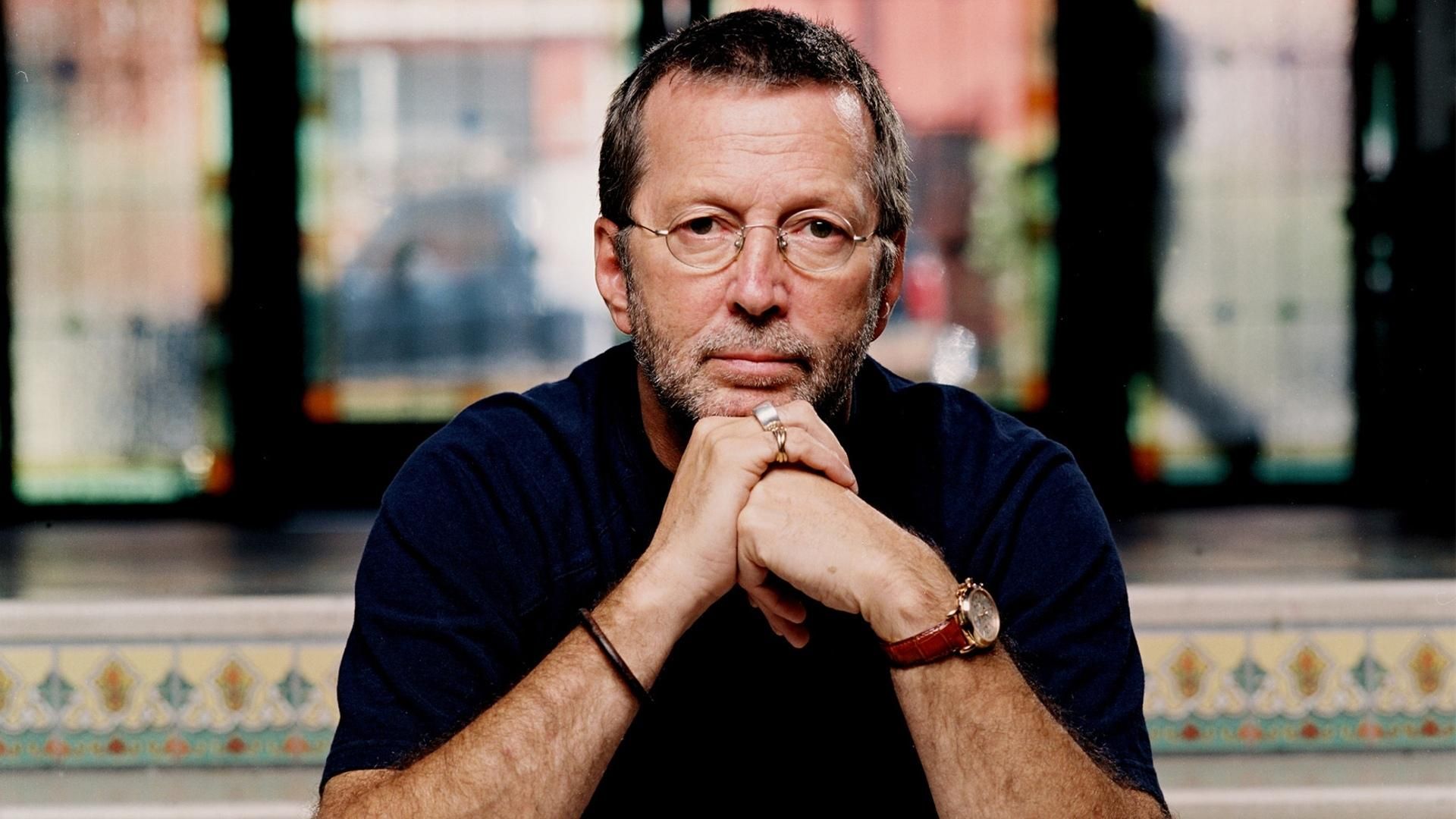 Eric Clapton: Standing at the Crossroads background