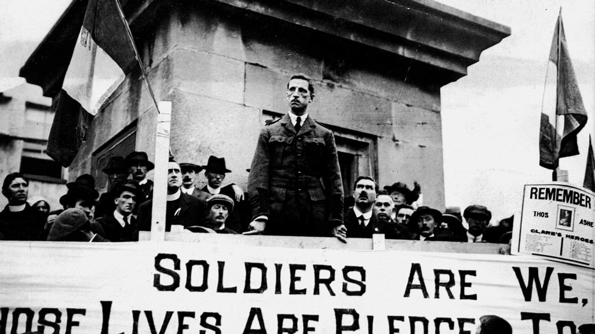 The Irish Revolution background