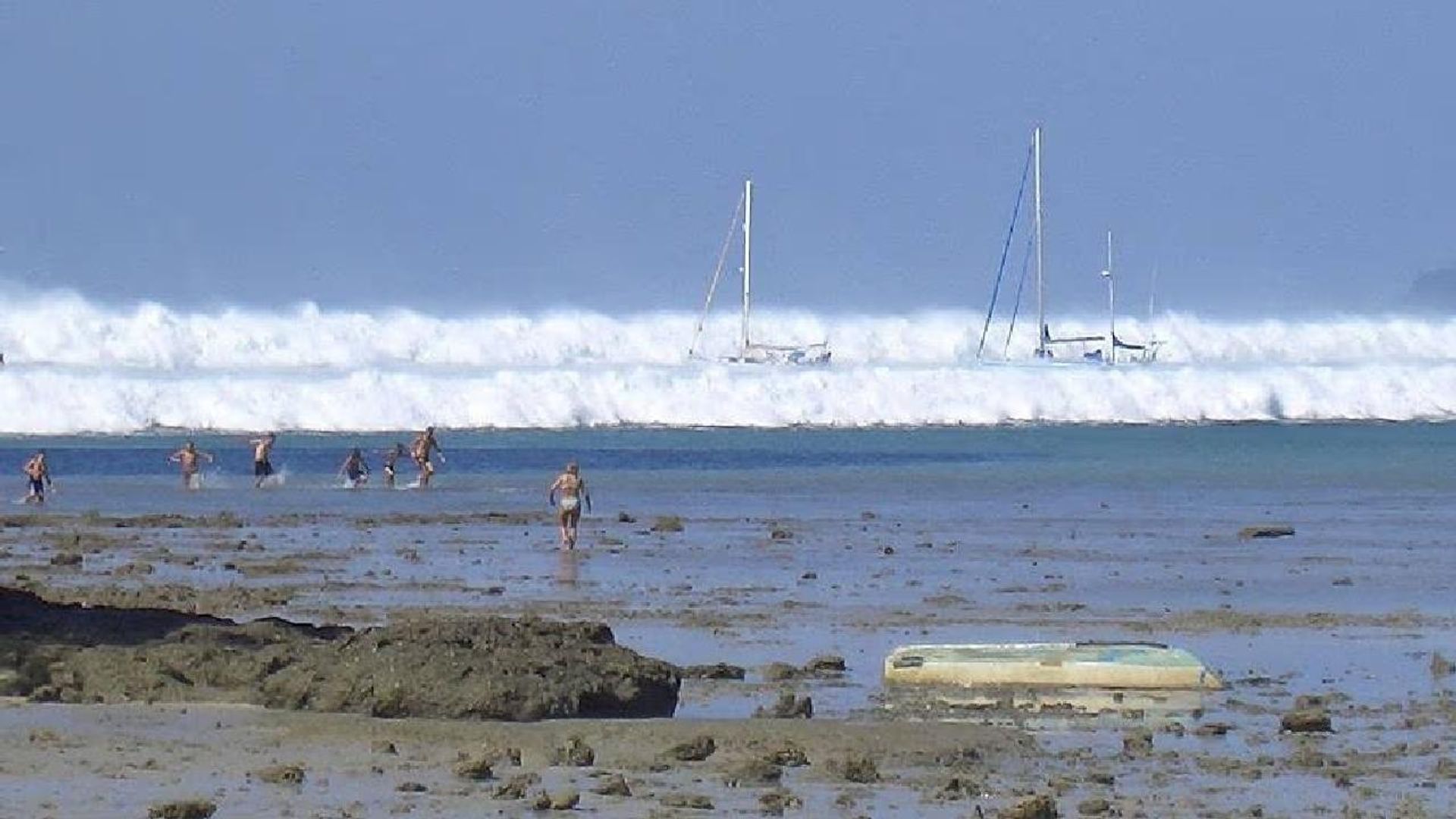 Tsunami: Caught on Camera background