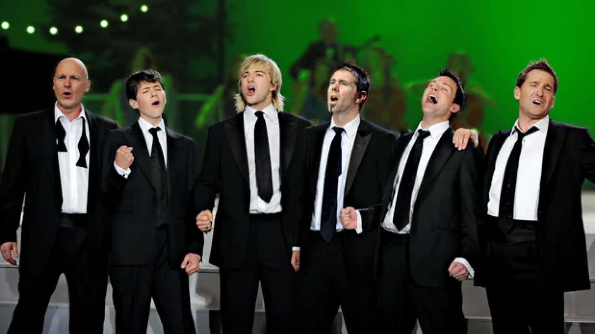 Celtic Thunder: It's Entertainment background