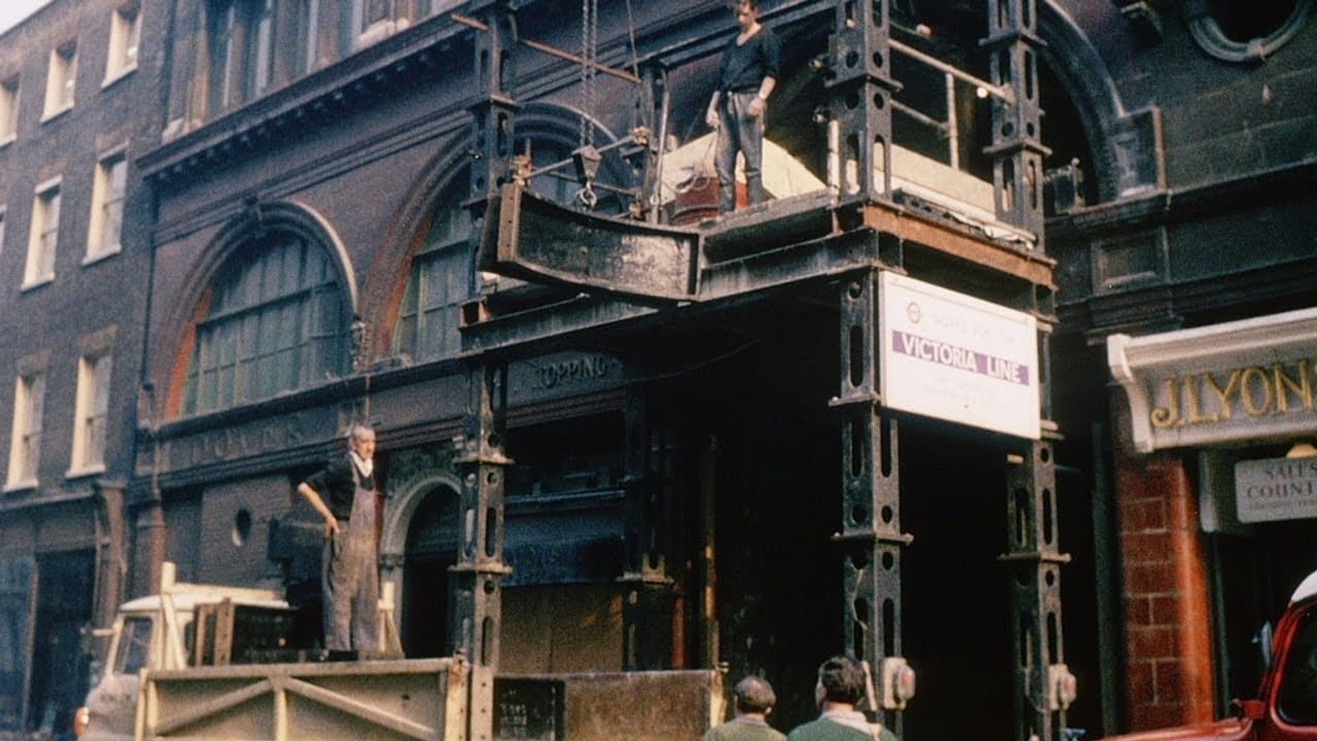 The Victoria Line Report No. 5: London's Victoria Line background