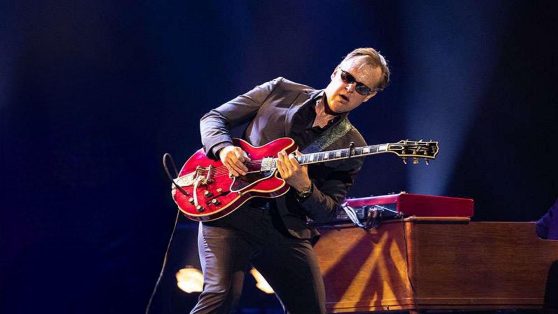 Joe Bonamassa: Live from the Royal Albert Hall background