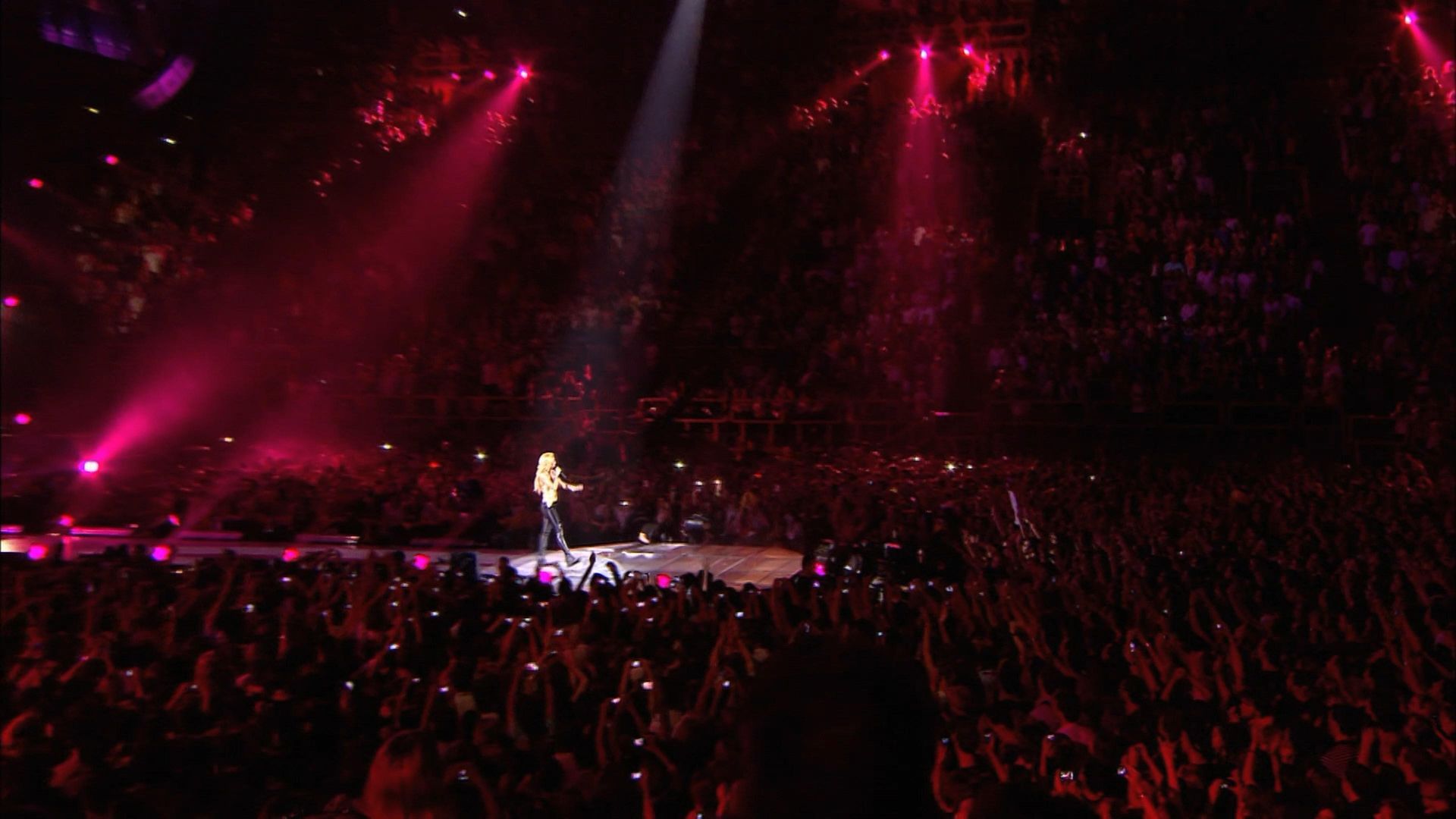 Shakira: Live from Paris background