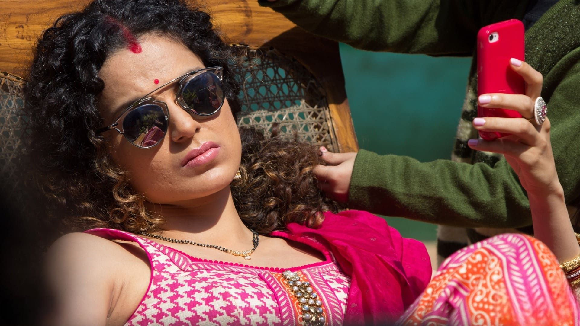 Tanu Weds Manu Returns background