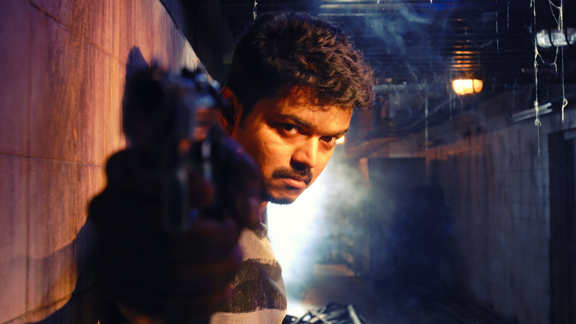 Thuppakki background